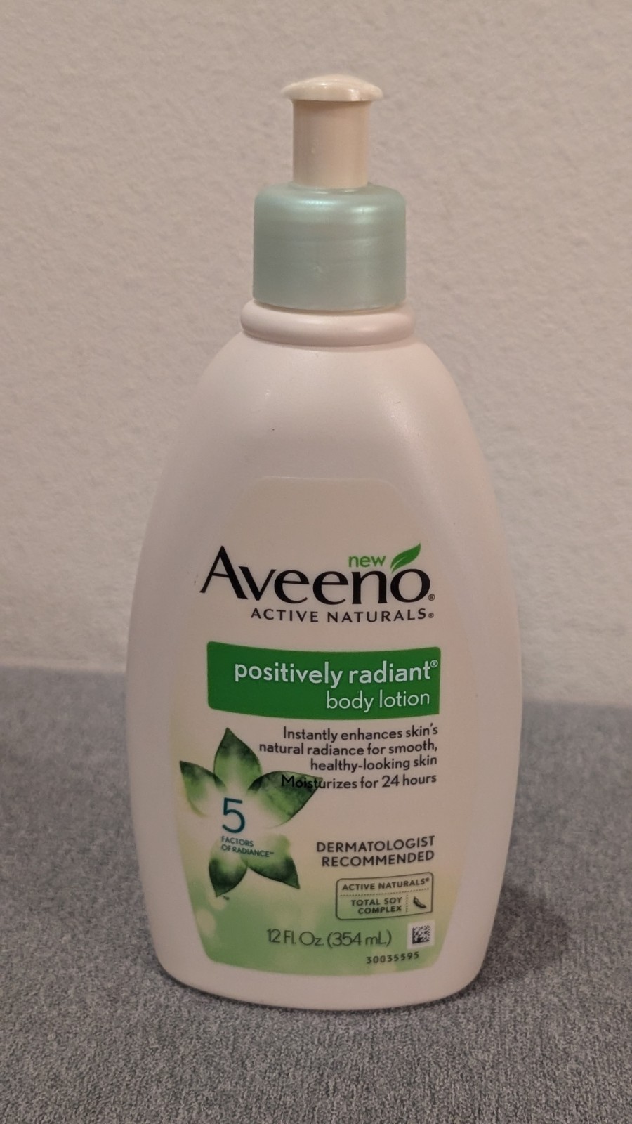 Aveeno Positively Radiant Body Lotion 24 HR Moisture 12 oz NEW 
