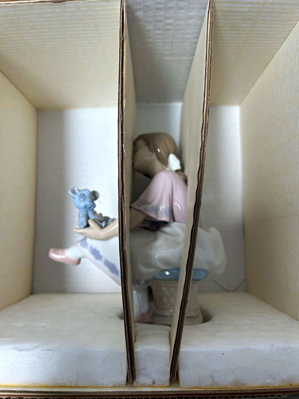 LLADRÓ Best Friend #07620 Porcelain Figurine Girl w/ Blue Teddy Bear Box LLADRÓ Best Friend #07620 Porcelain Figurine Girl w/ Blue Teddy Bear Box