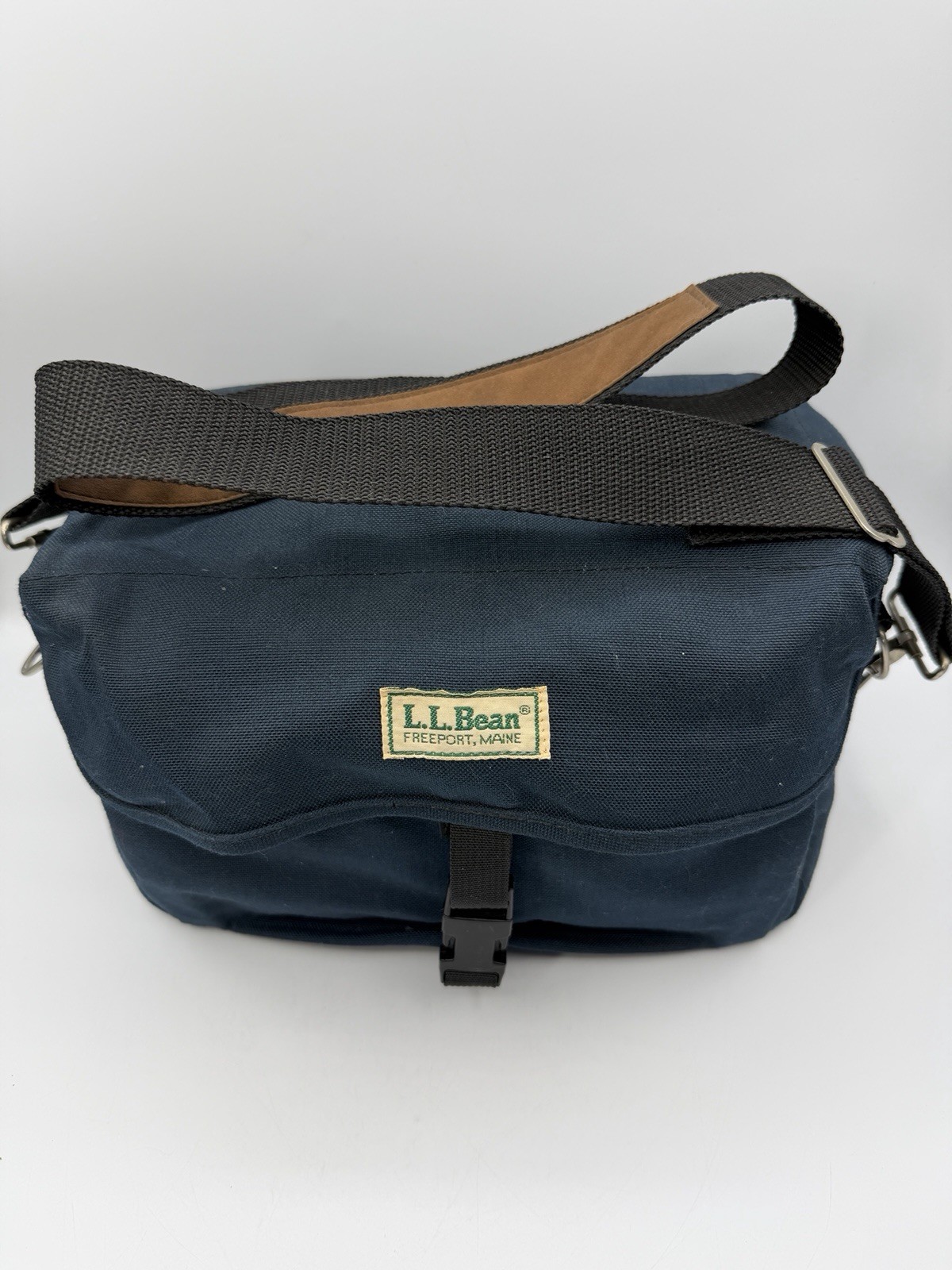 L.L. Bean Freeport Maine USA Camera Shoulder Bag Nylon Carrying Case - Blue