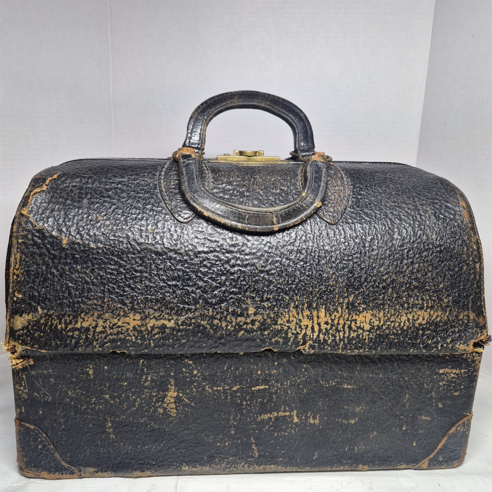 Antique Vintage 1930's EMDEE SCHELL Leather Doctor's Bag Rough Condition Asis Antique Vintage 1930's EMDEE SCHELL Leather Doctor's Bag Rough Condition Asis
