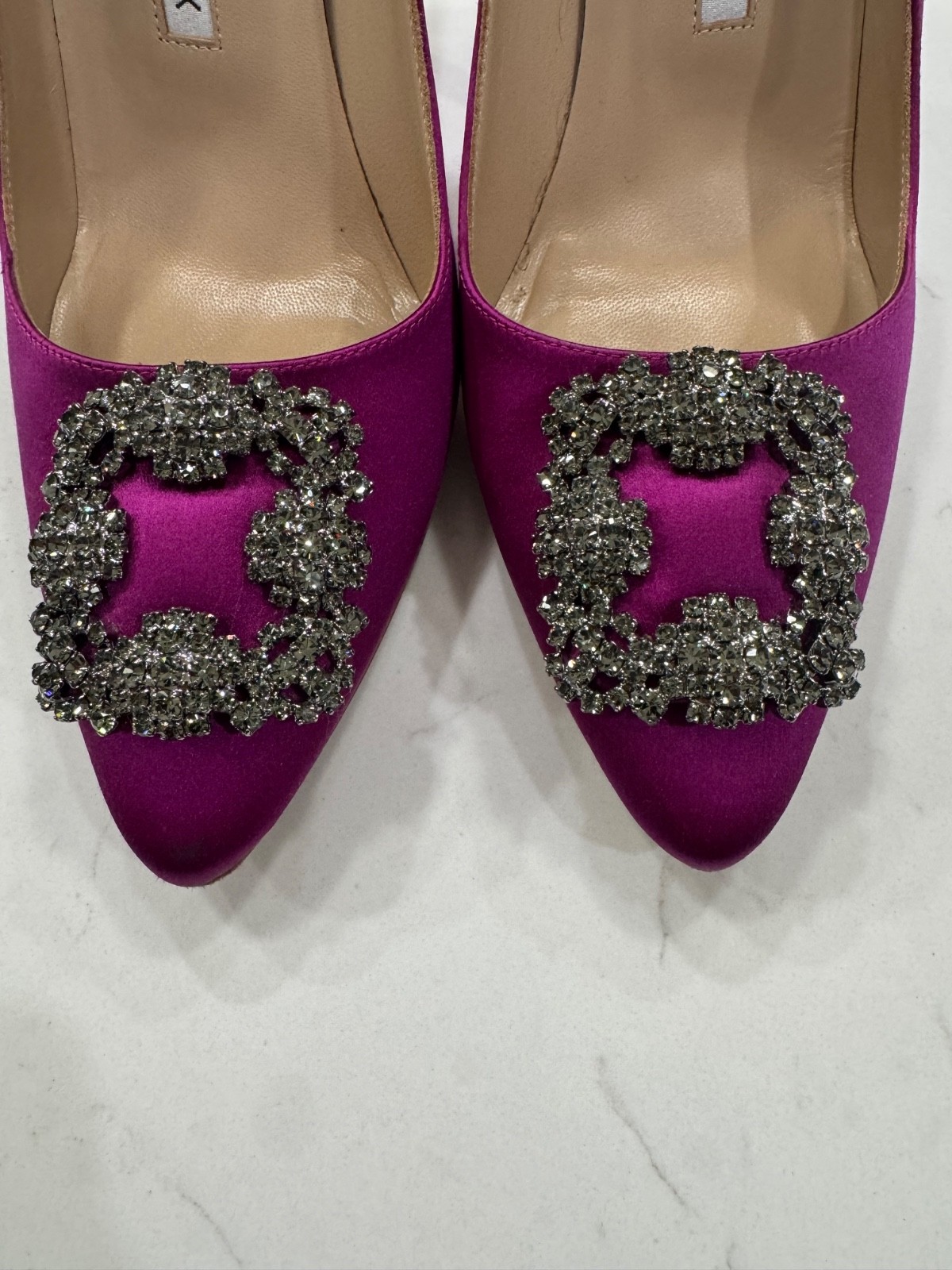 Manolo Blahnik Hangisi 105 Fuchsia Satin Crystal Pumps Heels Size 38 Box