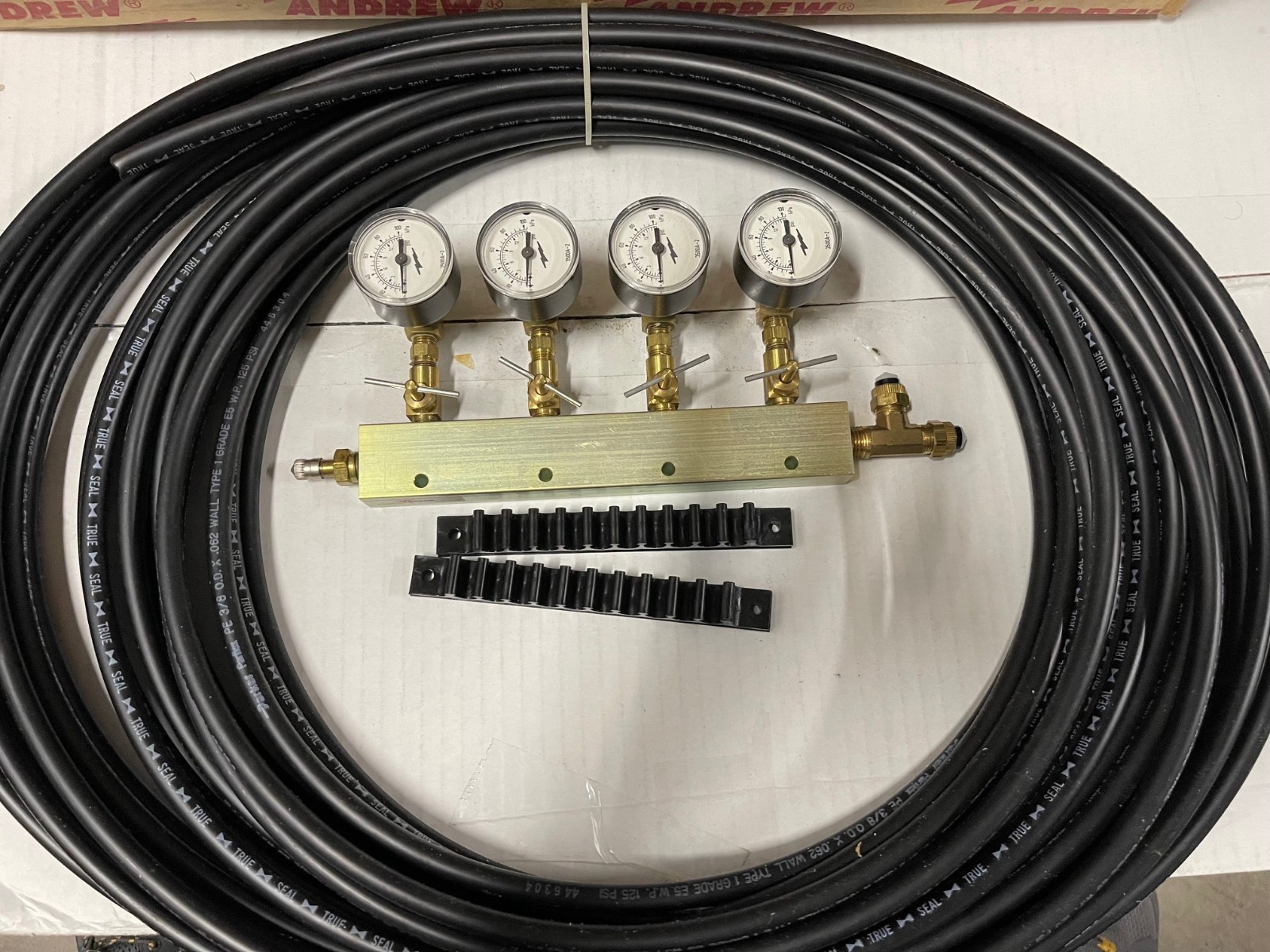 ANDREW 6600D-4 4 port distribution system ANDREW 6600D-4 4 port distribution system