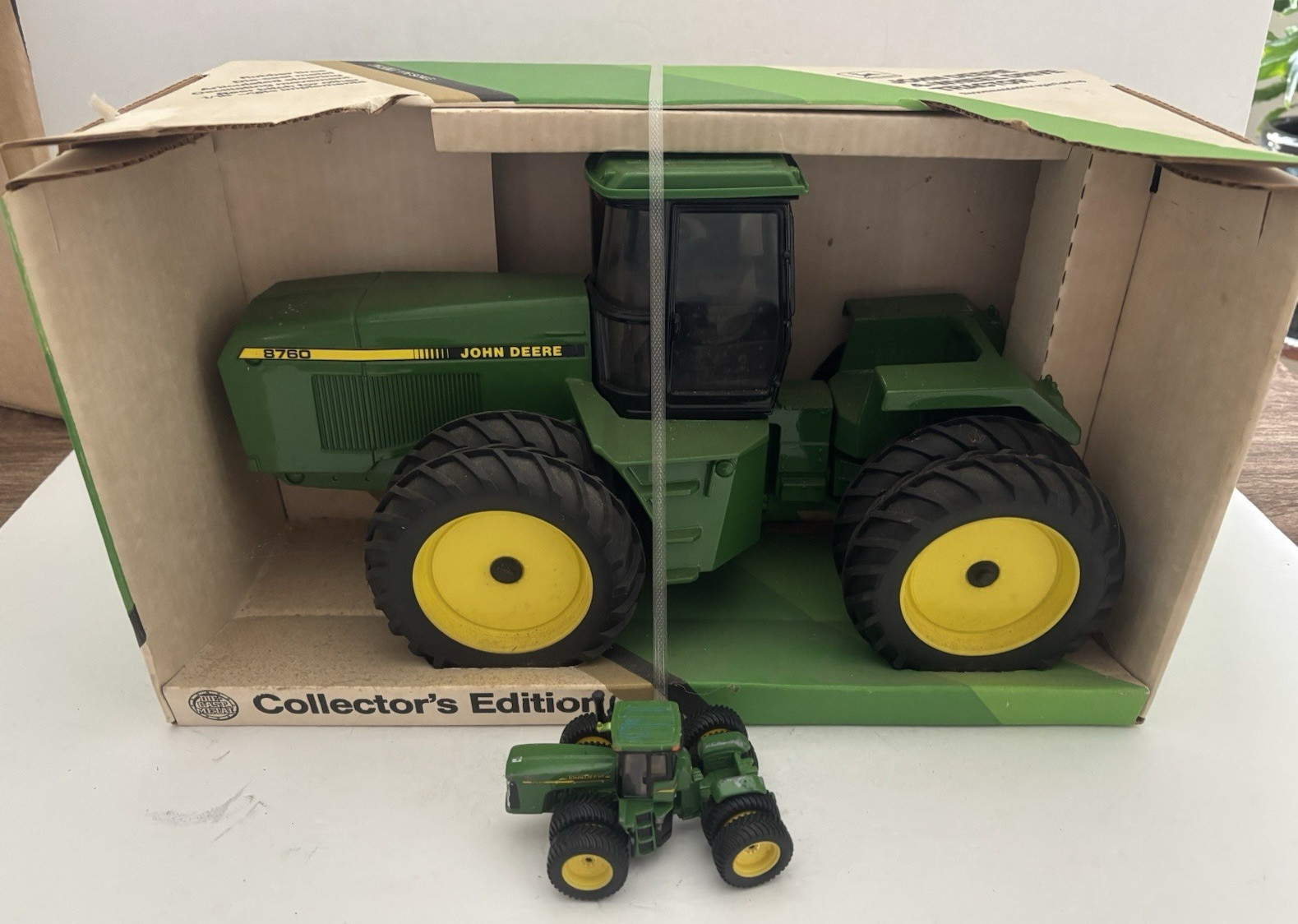 John Deere 8760 Collector\'s Edition 1/16th 4 Wheel Drive Tractor + 1/64 Tractor John Deere 8760 Collector\'s Edition 1/16th 4 Wheel Drive Tractor + 1/64 Tractor