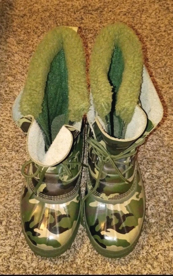 Supreme x Sorel Caribou Boot Green Camo Size 11.5 Excellent Condition 