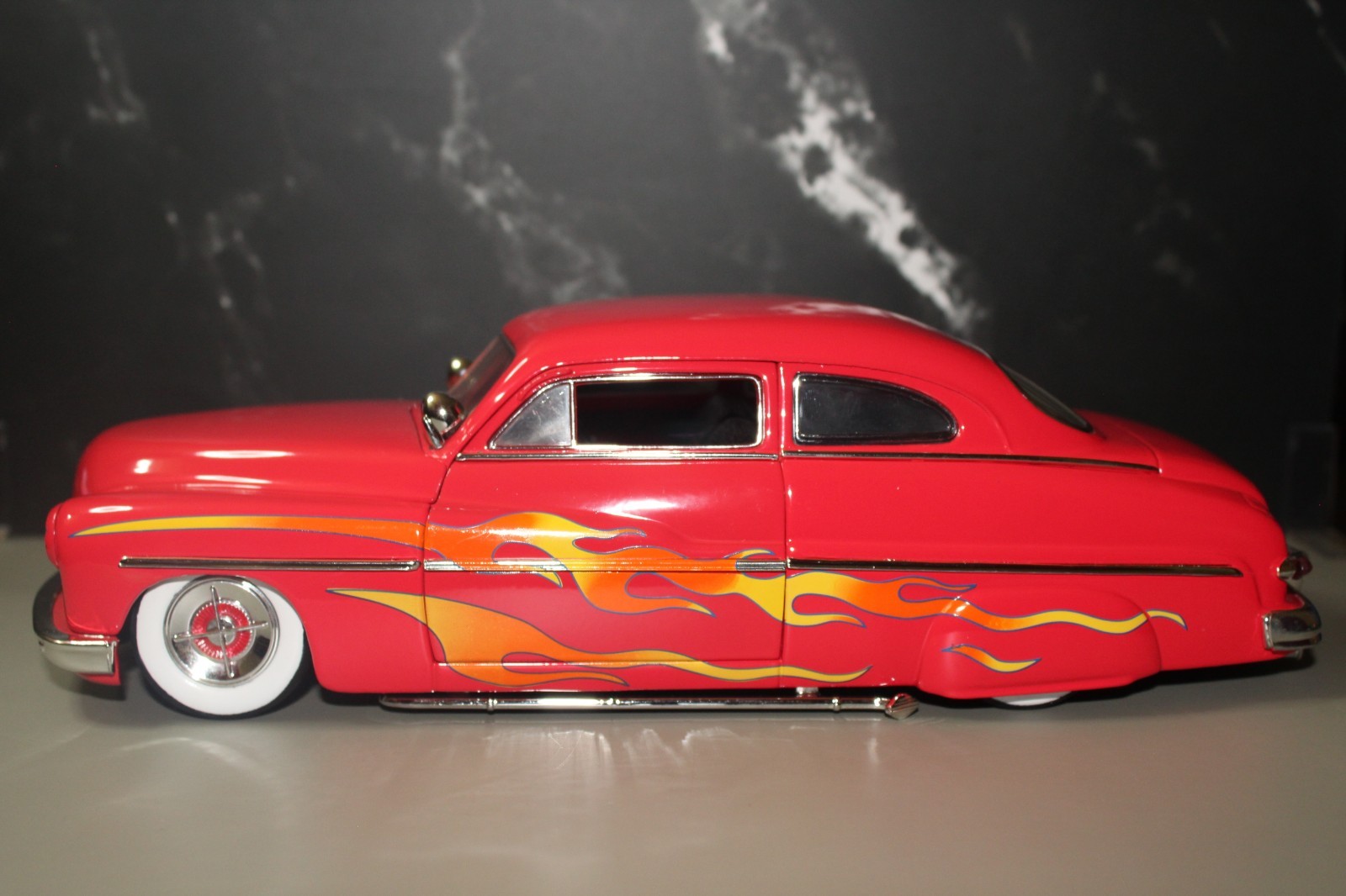 1:18 1949 Mercury Red Metal Body Flames ERTL 1:18 1949 Mercury Red Metal Body Flames ERTL