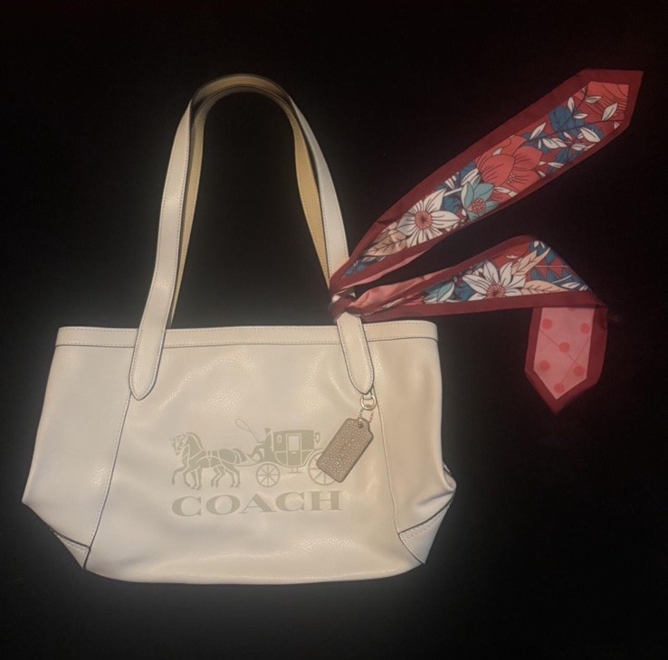Coach Tote 27 Horse and Carriage C4063 Coach Tote 27 Horse and Carriage C4063