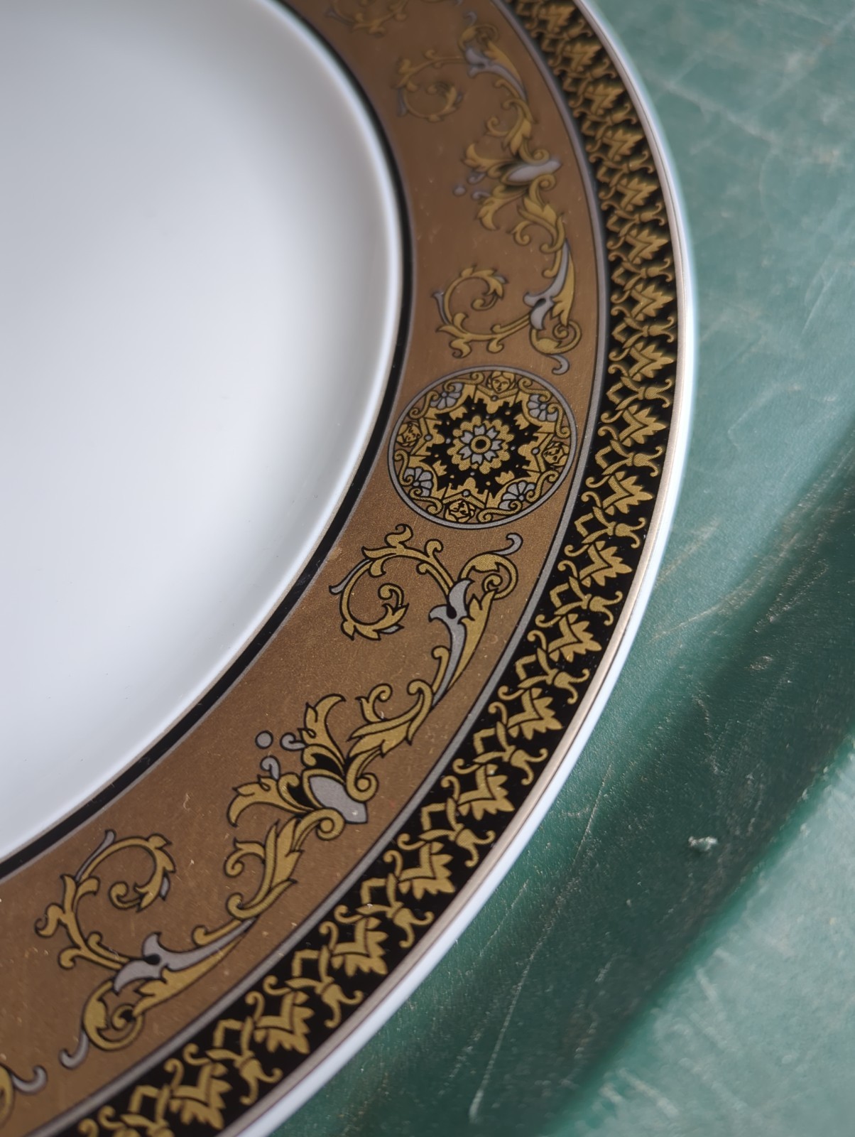 Versace Arcadia Dinner Plate In Unused Condition Rosenthal 