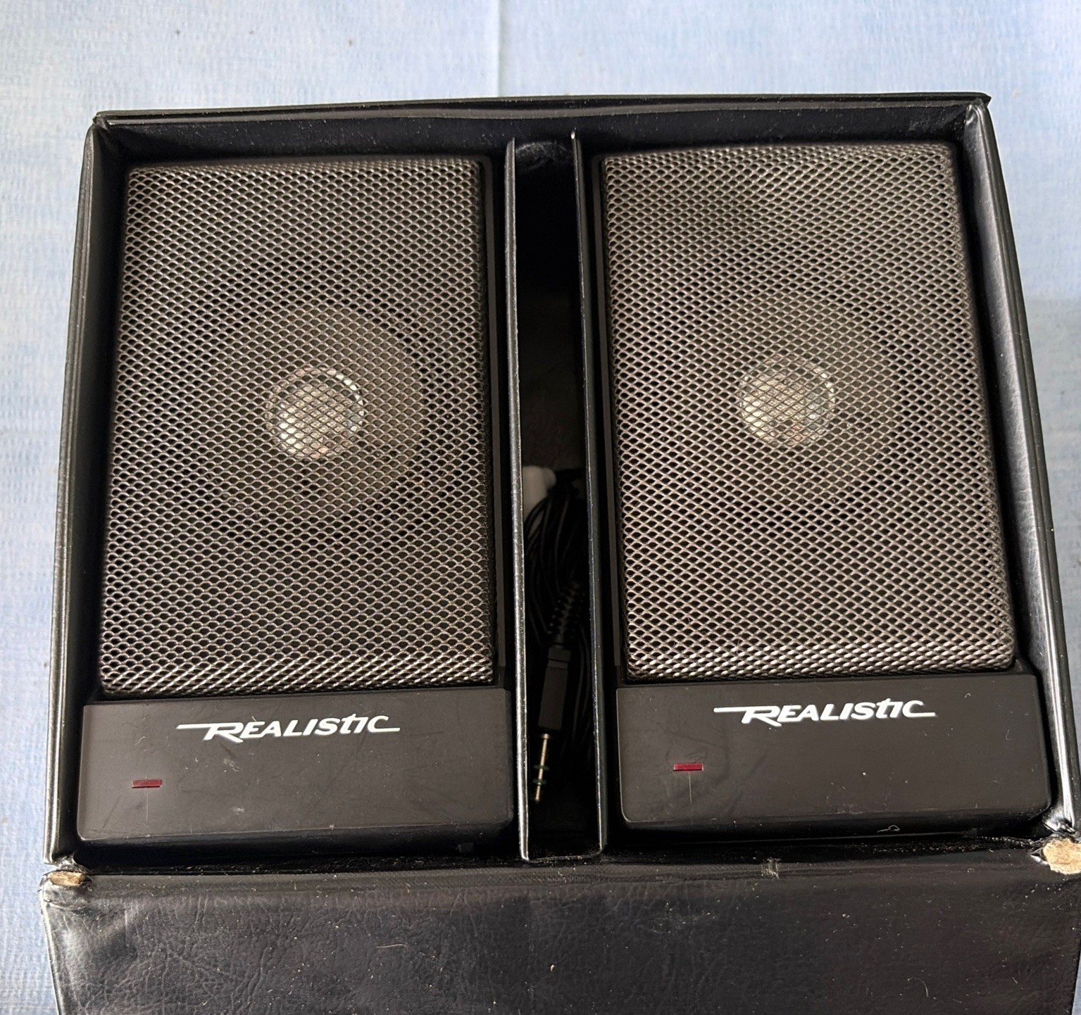 Vintage Realistic Radio Shack Minimus Speakers #40-1259A w/ Case