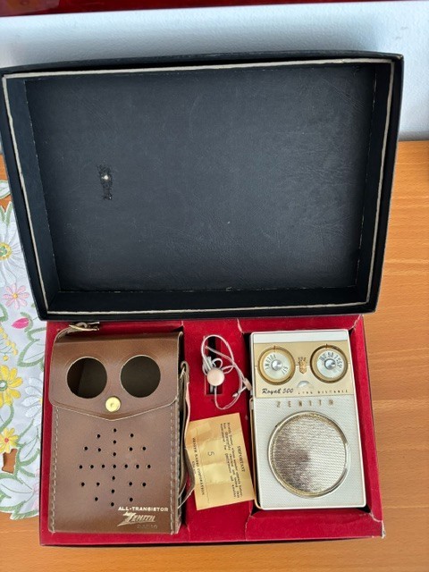 ZENITH 500E-1 Vintage Transistor Radio, IN BOX & MINTY ZENITH 500E-1 Vintage Transistor Radio, IN BOX & MINTY