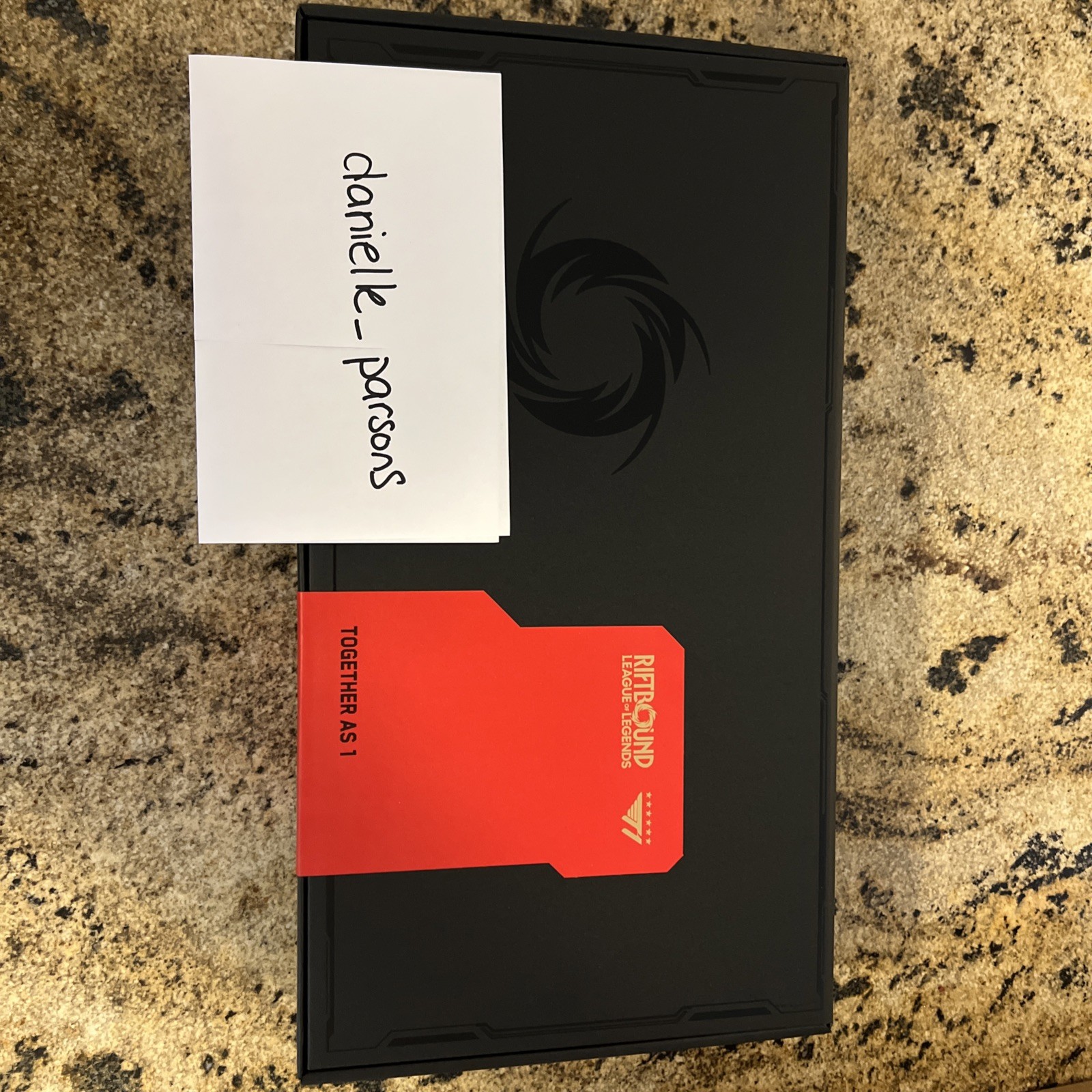 Riftbound x TI 2025 Worlds Champion Signature Edition- English (sealed)(in hand)