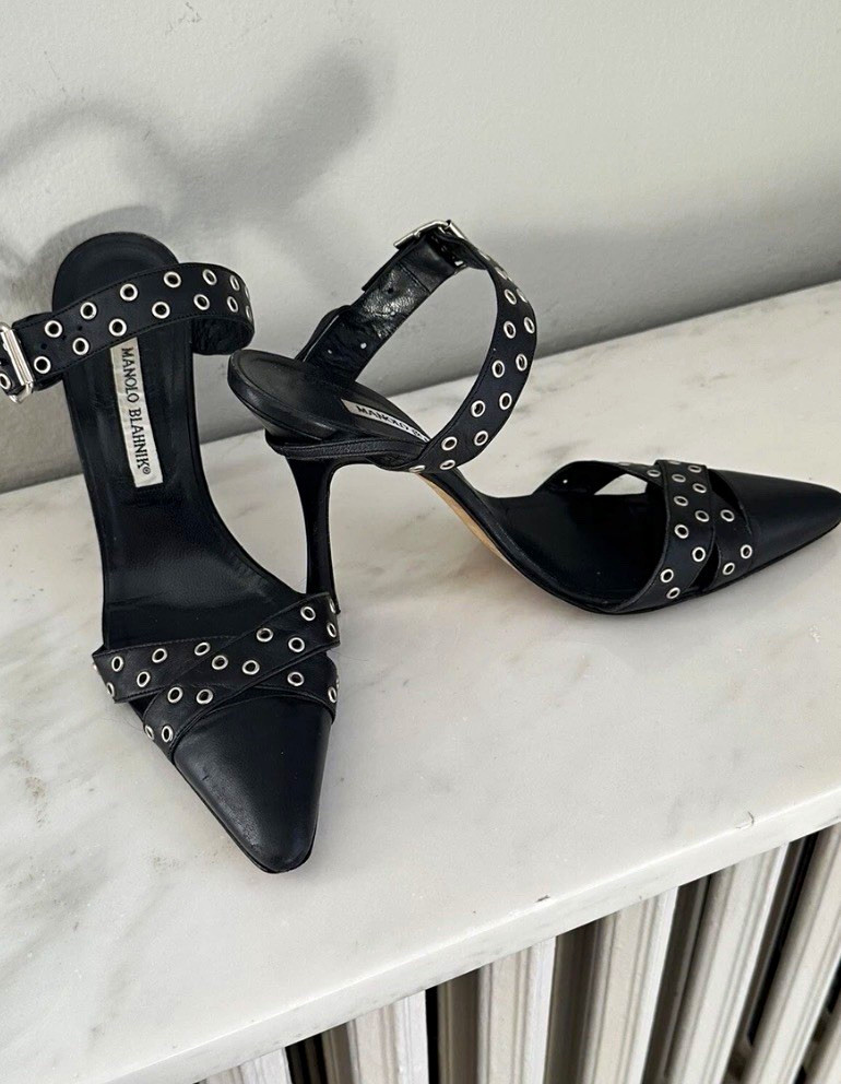 Manolo Blahnik Black Leather Strappy Ankle Strap Pointed Toe Heels 9.5 Grommeted Manolo Blahnik Black Leather Strappy Ankle Strap Pointed Toe Heels 9.5 Grommeted