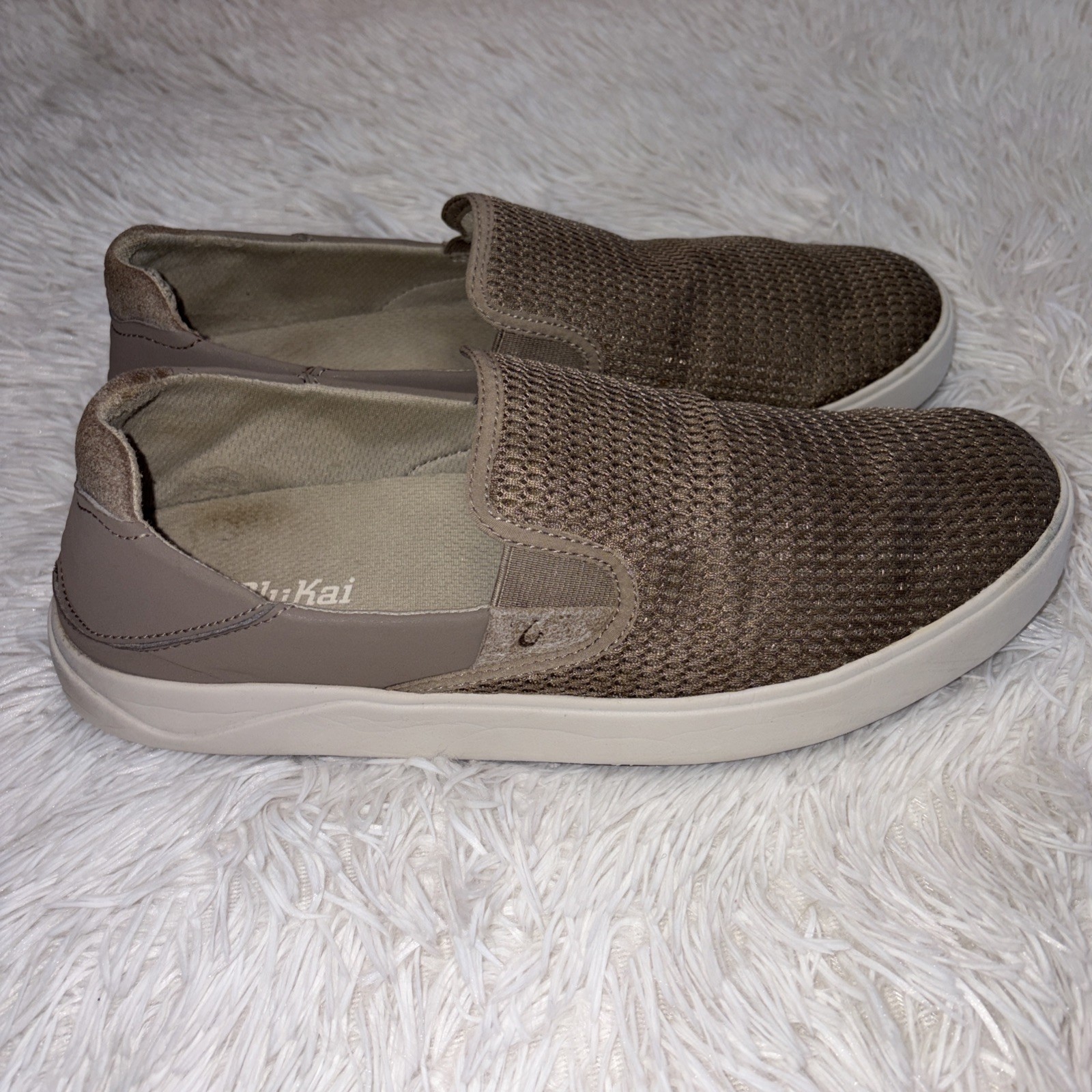 Olukai Lae\'ahi Sneakers Men\'s Size 10 Beige Mesh Slip On Comfort Shoes