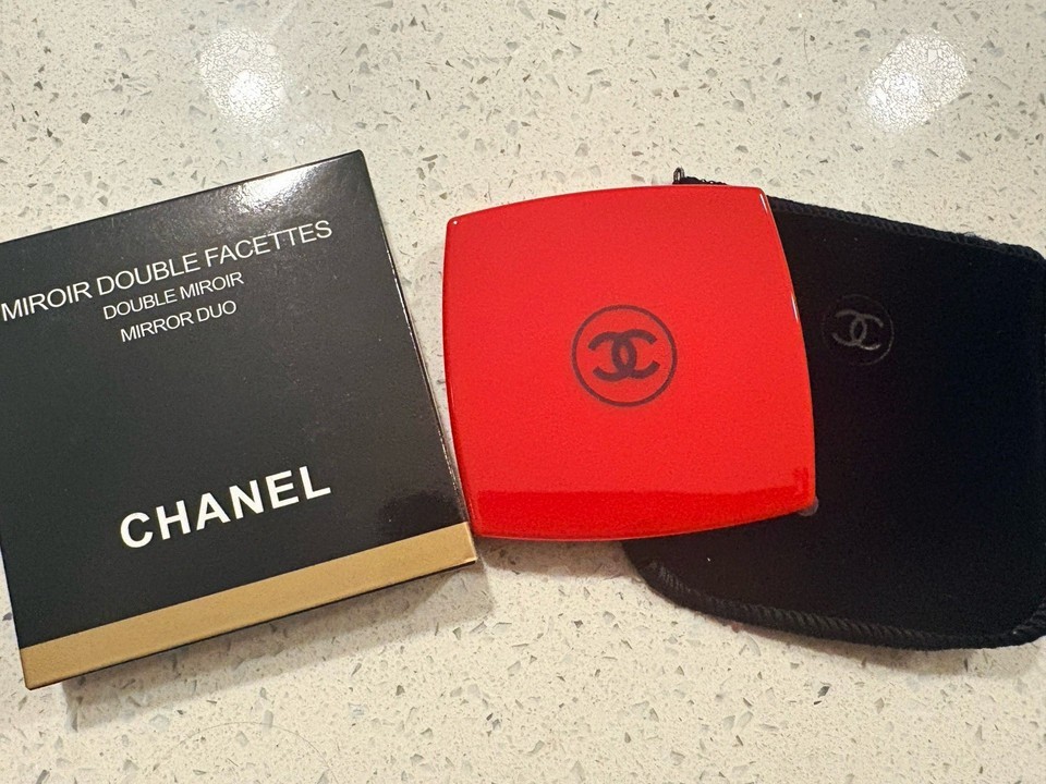 CHANEL Miroir Double Facettes Dual Sided Magnifying Red Compact w/ Pouch & Box CHANEL Miroir Double Facettes Dual Sided Magnifying Red Compact w/ Pouch & Box