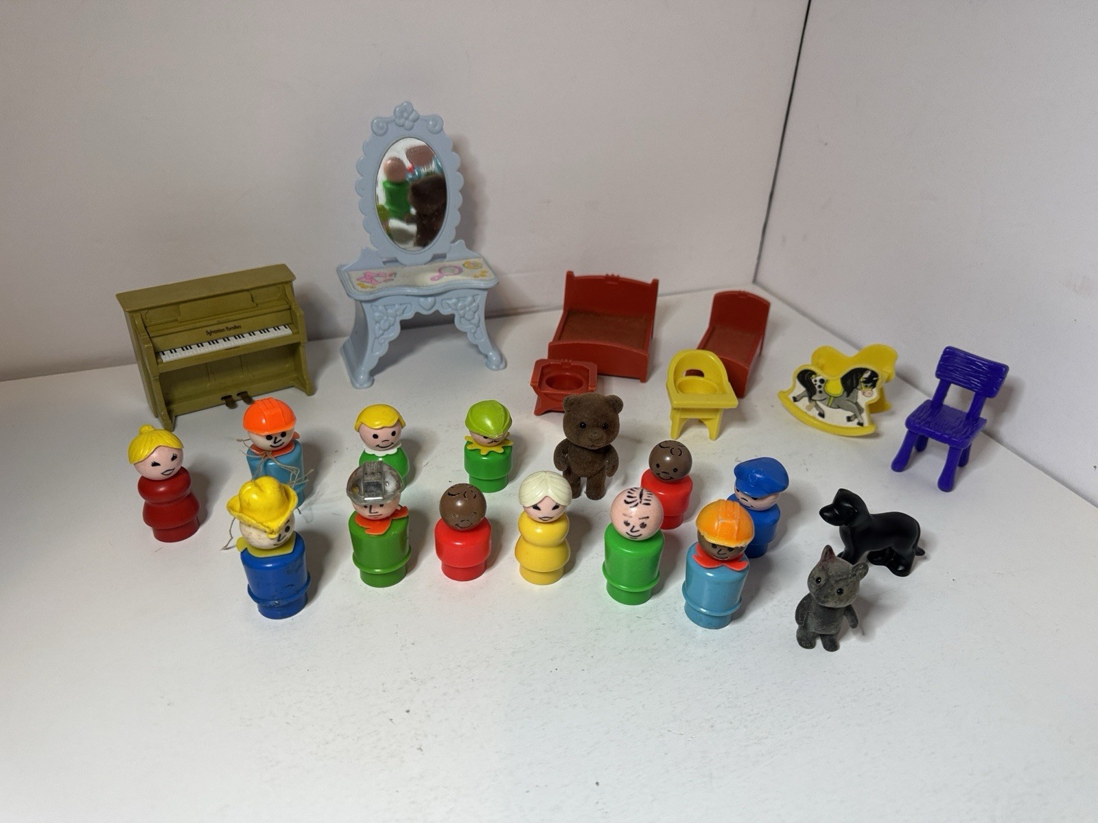 Vintage Fisher Price Little People Mixed Lot - 23 Pieces Total -READ DESCRIPTION Vintage Fisher Price Little People Mixed Lot - 23 Pieces Total -READ DESCRIPTION