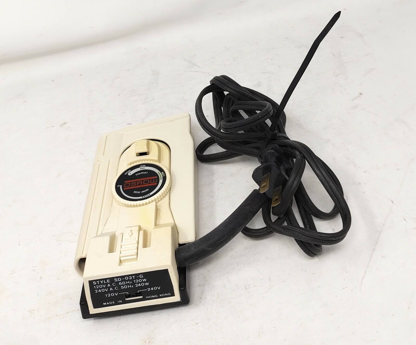 OSROW Portable Travel Clothes Flat Iron SD-03T-G 120V or 240W Switch - Pre-Owned OSROW Portable Travel Clothes Flat Iron SD-03T-G 120V or 240W Switch - Pre-Owned