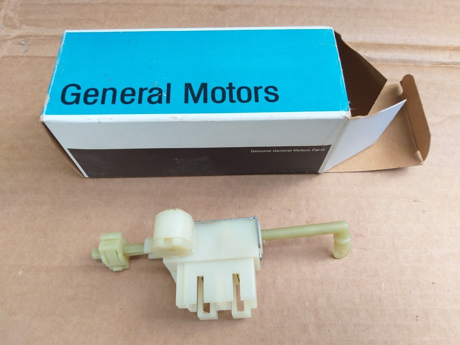 NOS 1982-84 CAVALIER J2000 SKYHAWK FIRENZA CIMARRON NEUTRAL SAFE SAFETY SWITCH
