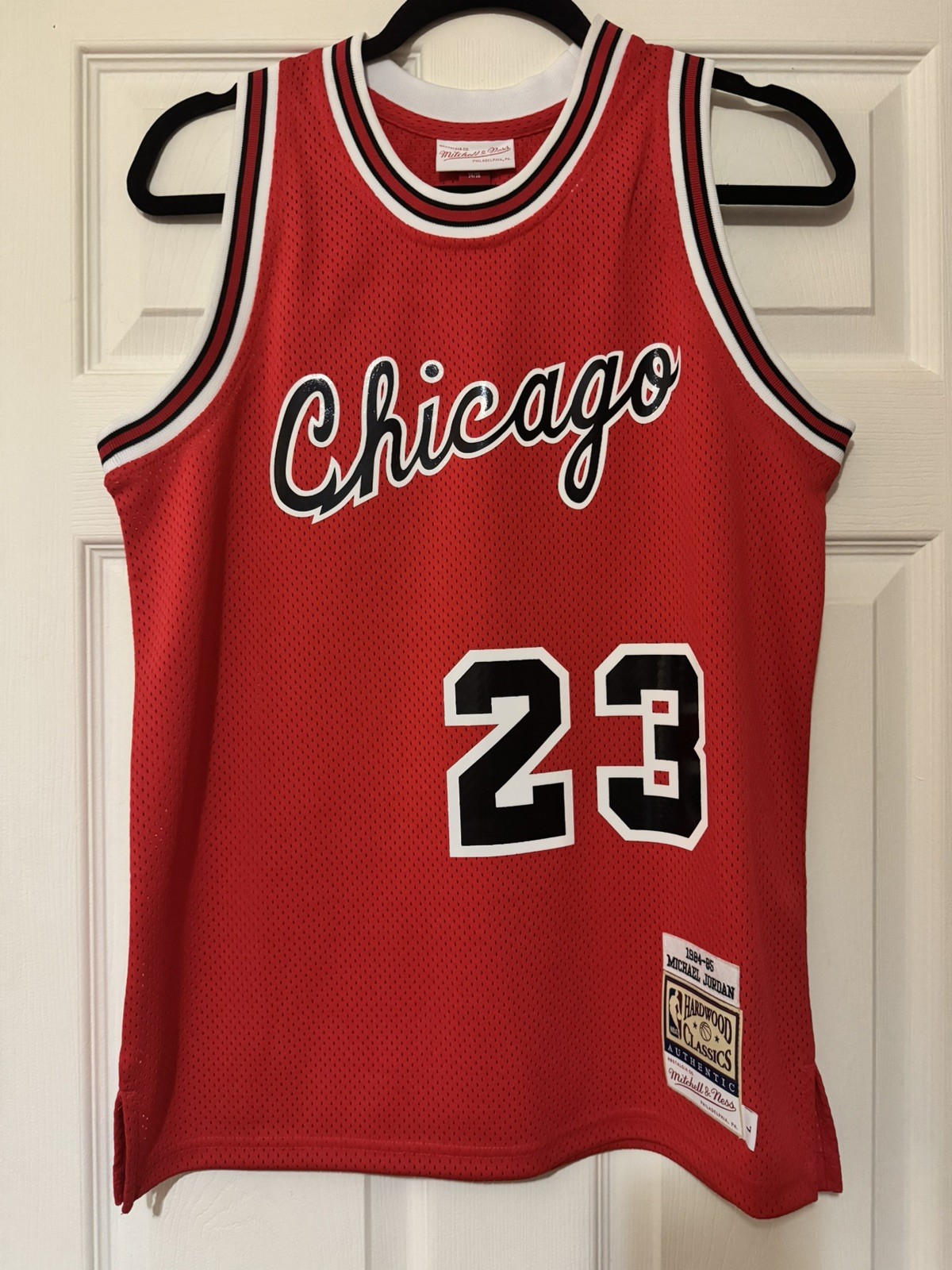 100% Authentic Michael Jordan Mitchell Ness 84 85 Bulls Jersey L 14/16 Youth Boy