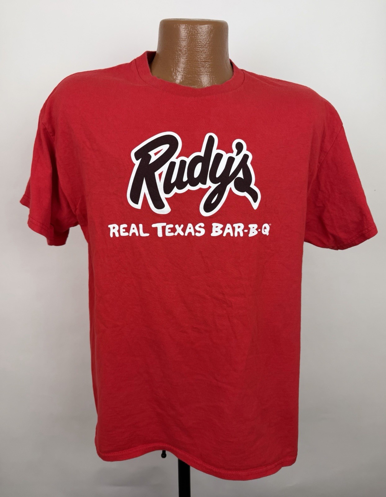 Rudy\'s BBQ Shirt Mens Large Red Cotton T-shirt Texas Barbecue Barbeque Souvenir
