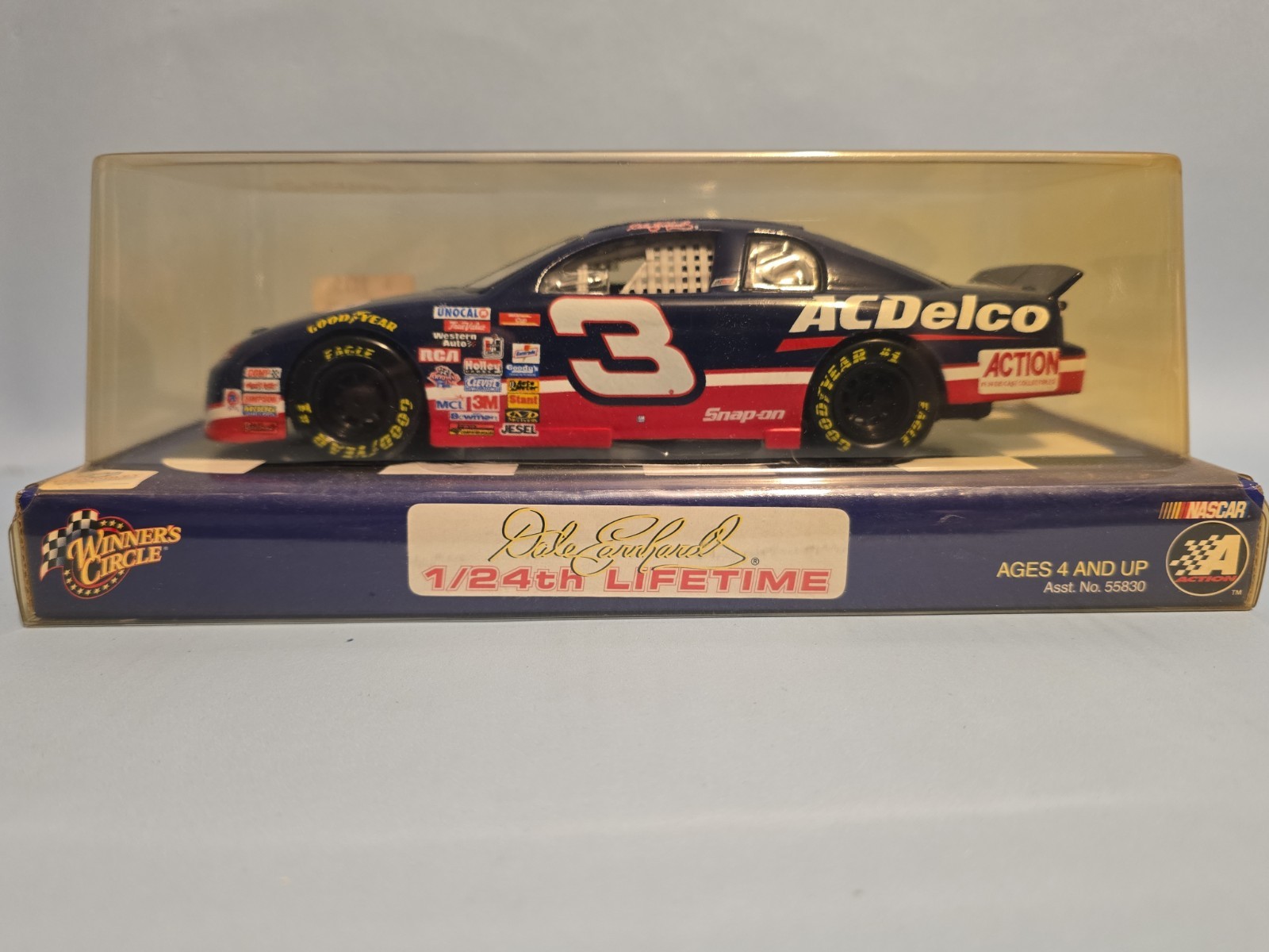 2001 Winner\'s Circle #3 Dale Earnhardt 1/24th Lifetime 