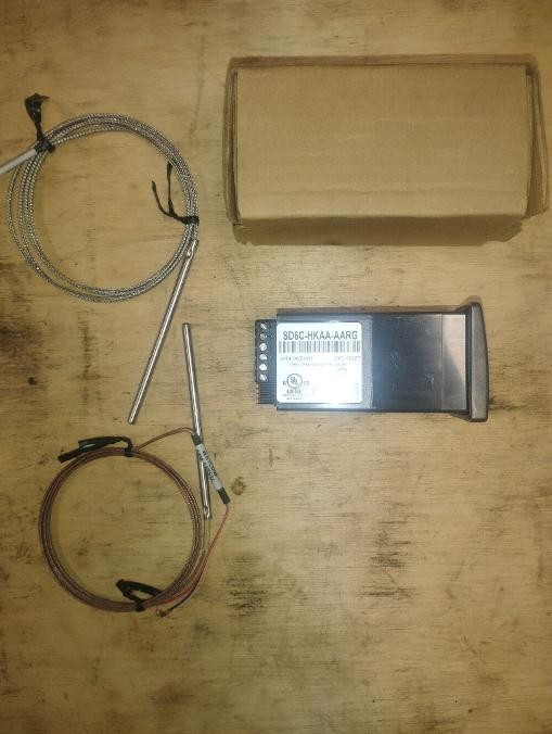 Watlow temperature control unit with 2 thermocouples Watlow temperature control unit with 2 thermocouples