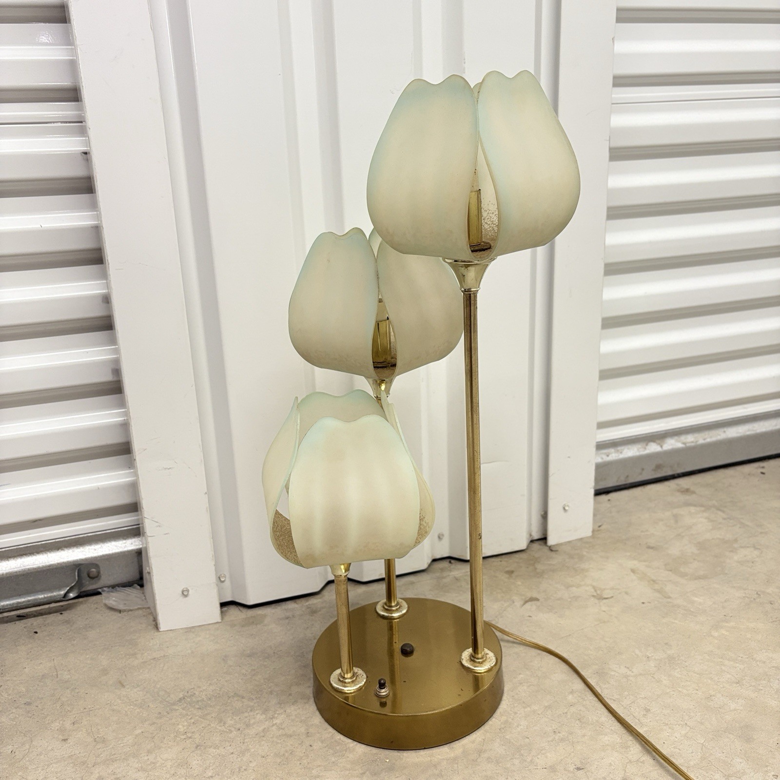 VTG Lotus Tulip Flower Table Lamp 3 Light Hollywood Regency Brass Heyco VTG Lotus Tulip Flower Table Lamp 3 Light Hollywood Regency Brass Heyco