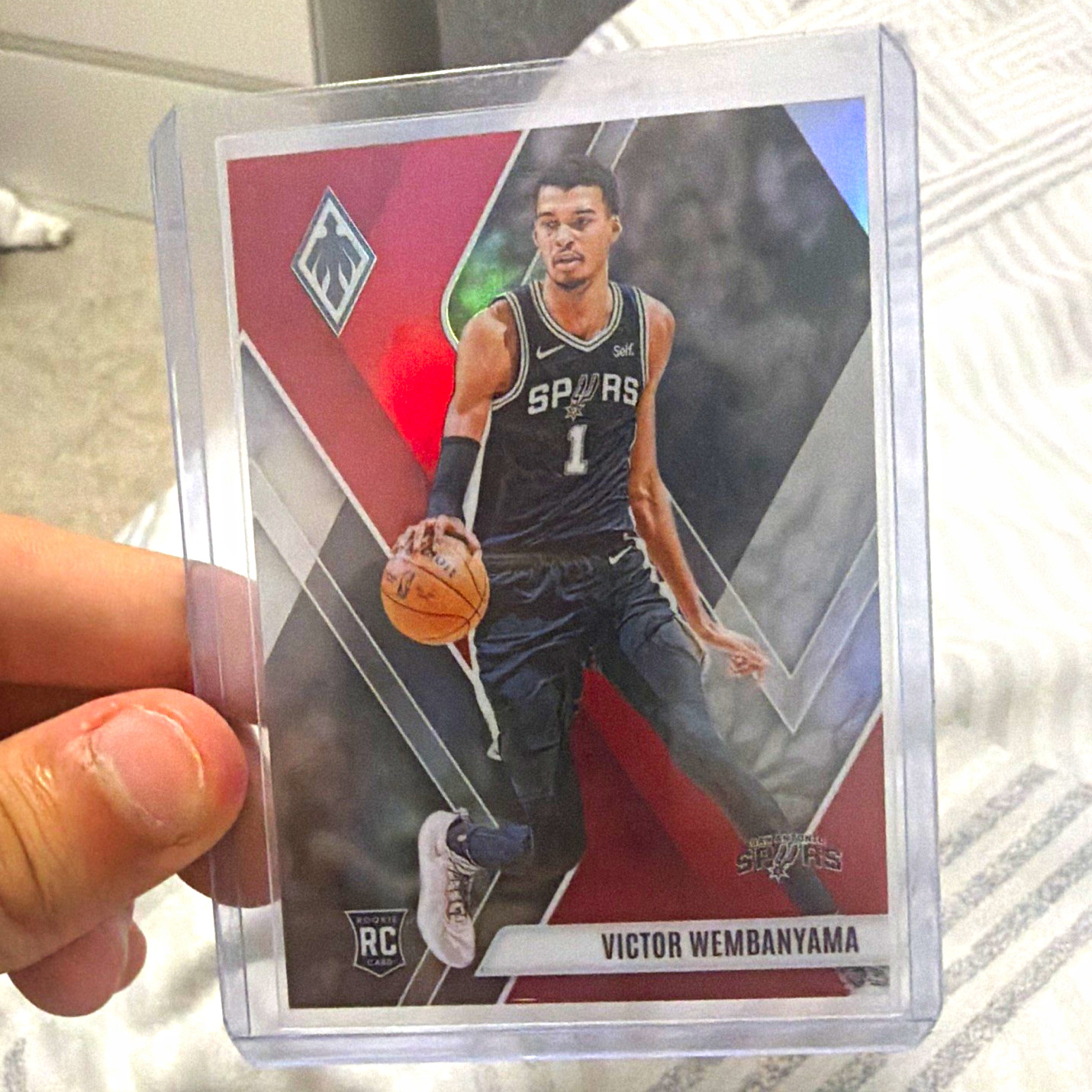 2023-24 Panini Phoenix Rookies Victor Wembanyama RC Red /199 #256 Spurs 2023-24 Panini Phoenix Rookies Victor Wembanyama RC Red /199 #256 Spurs