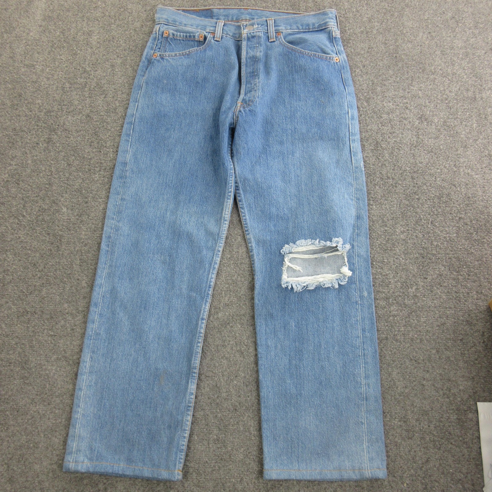 Vtg Levis 501 Jeans Mens 32x28 Light Wash Blue Denim Button Fly Distressed USA