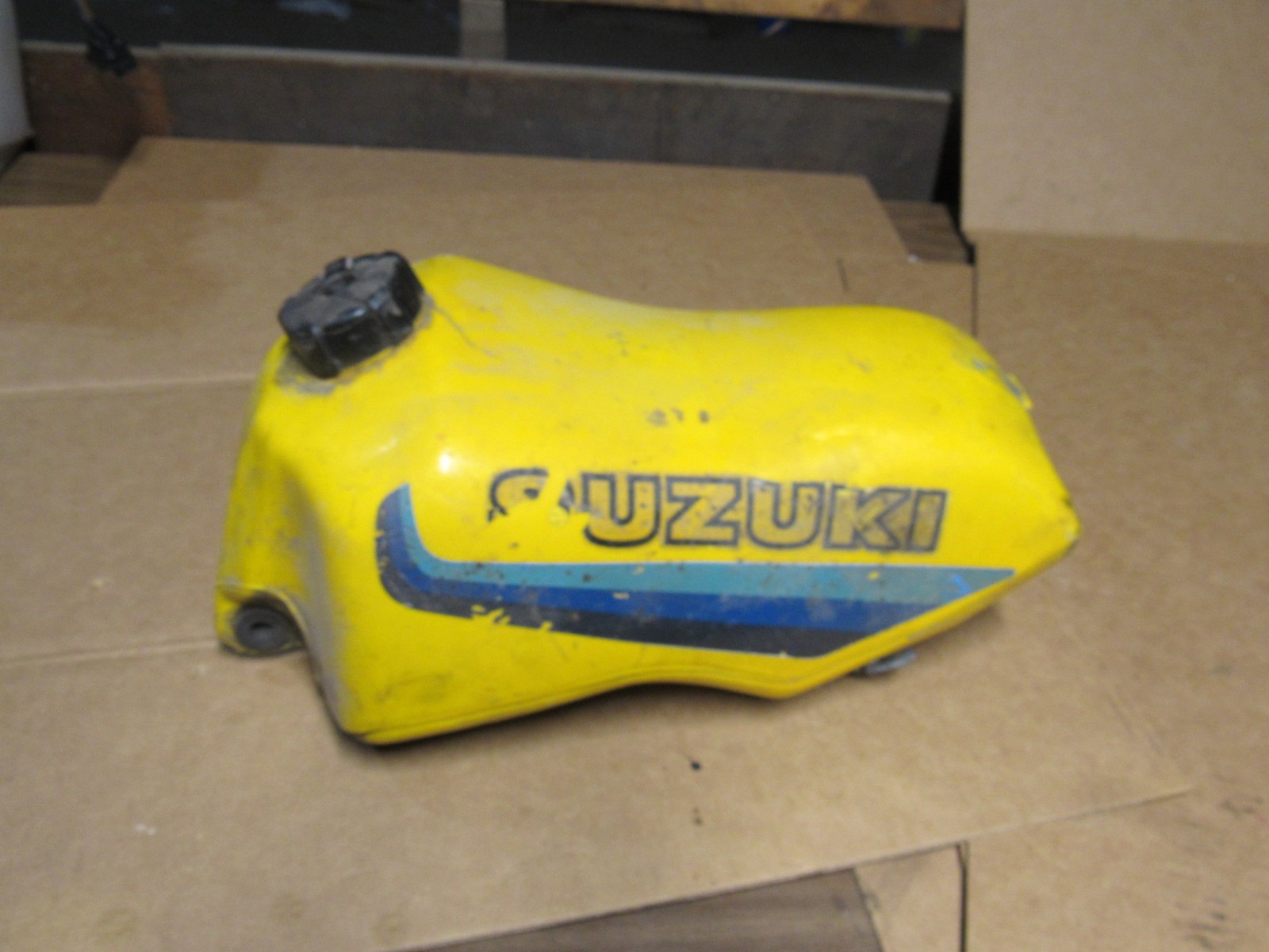 1981-1983 Suzuki RM 125 Gas/Fuel/Petrol Tank