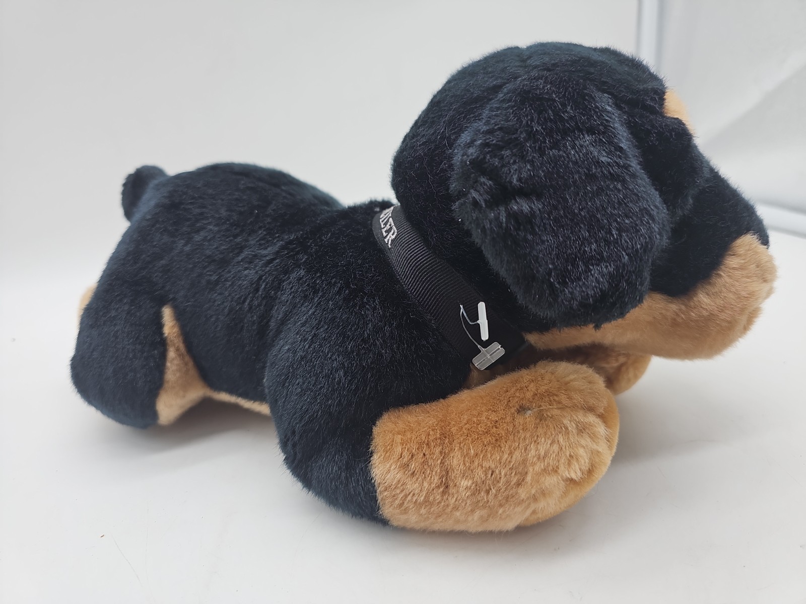 VTG Russ Berrie The Rottweiler Plush Dog and Collar 1986 Realistic Stuffed Orig