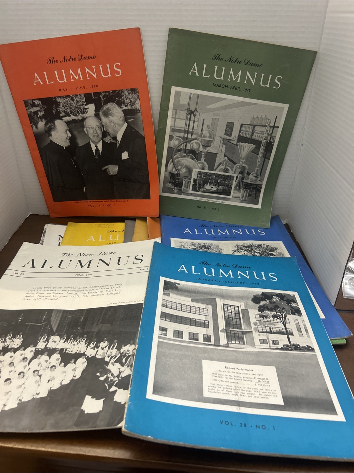 VINTAGE NOTRE DAME ALUMNUS MAGAZINE 1940s-1950s Lot Of 14 Issues VINTAGE NOTRE DAME ALUMNUS MAGAZINE 1940s-1950s Lot Of 14 Issues