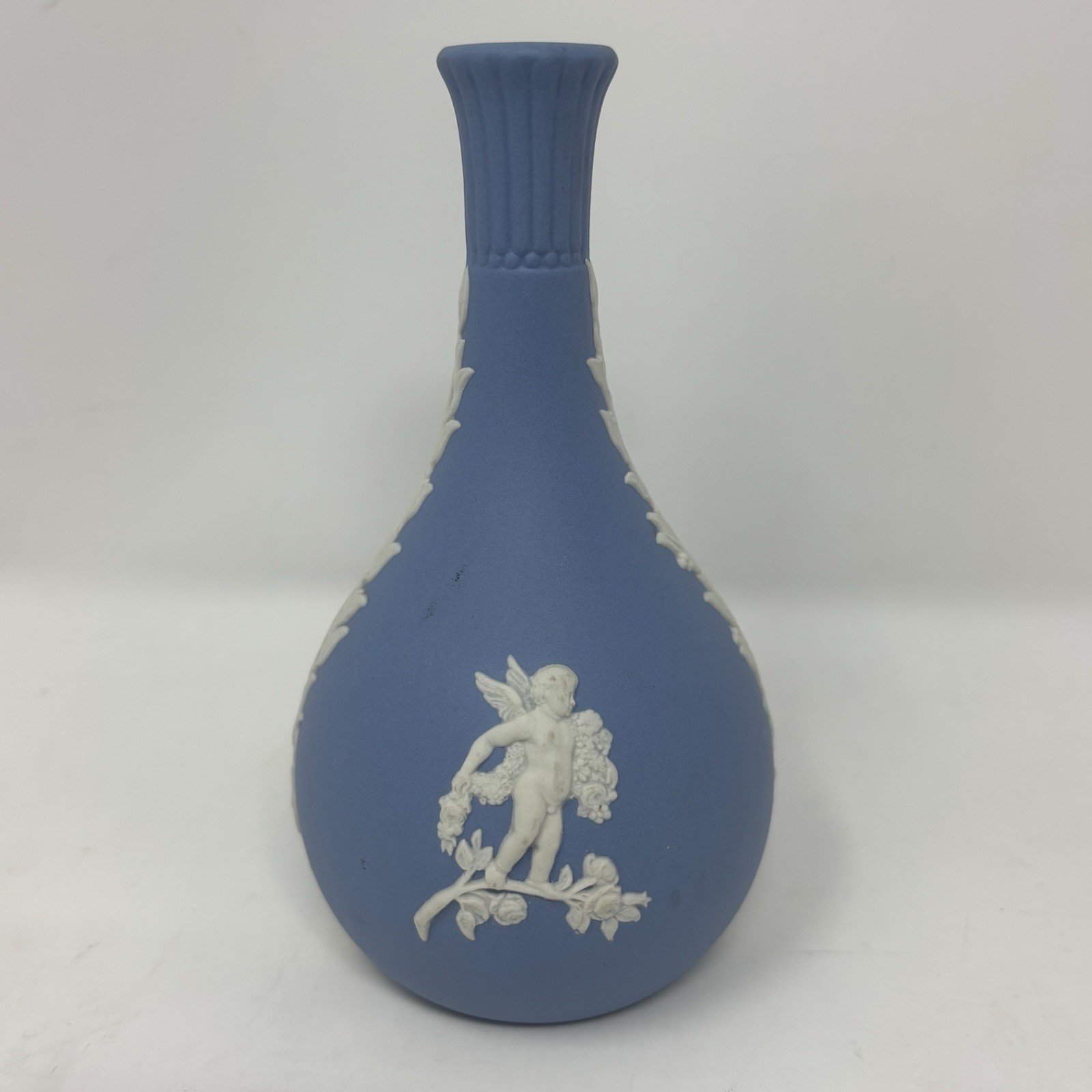 Vintage Wedgwood Blue Jasperware White Cherubs & Vines Classical Bud Vase 5.5\