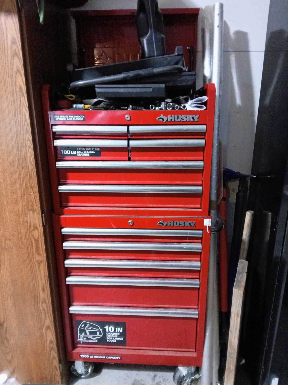 all sets of keys with it. very nice husky tool box. all sets of keys with it. very nice husky tool box.