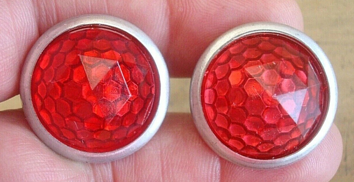 2  VINTAGE JEWEL DOMED  RED  REFLECTORS, LICENSE PLATE TOPPER,PLATE FASTENER