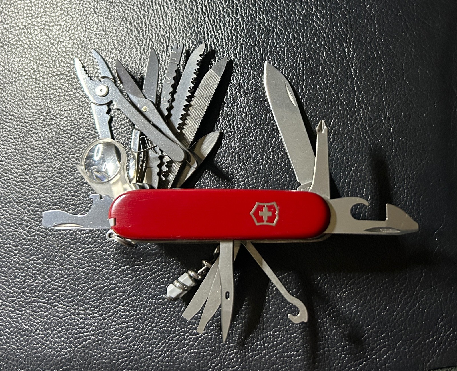 Victorinox SWISSCHAMP Swiss Army Knife - Red - 91mm
