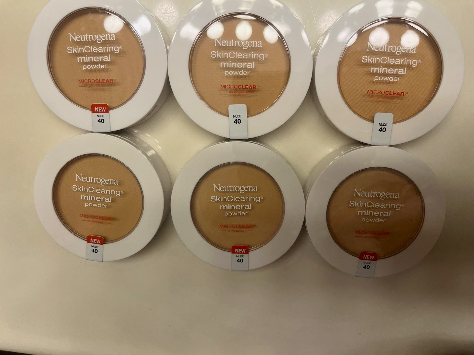 Neutrogena SkinClearing Mineral Pressed Powder Nude 40 Matte - RETIRED