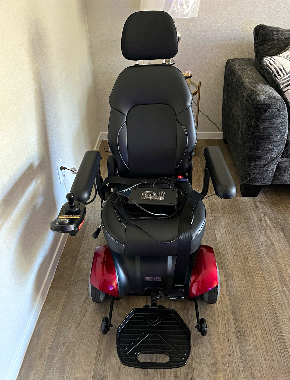 Merits Vision CF-P Powerchair Electric/Battery Black/Red w/ Charger Headrest