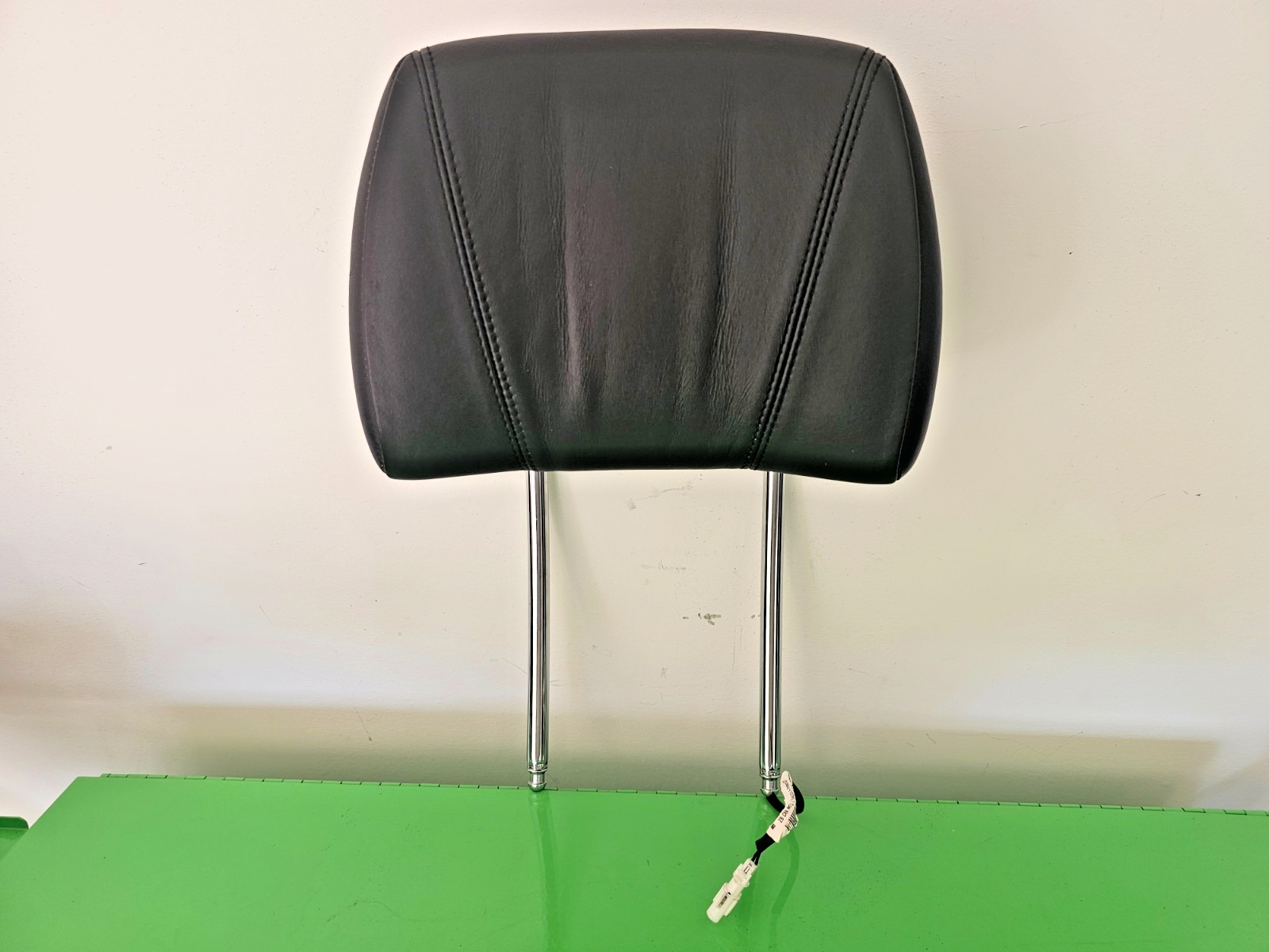 ✅12-18 OEM BMW F06 F12 F13 650i M6 Front Left Driver Headrest Leather Black