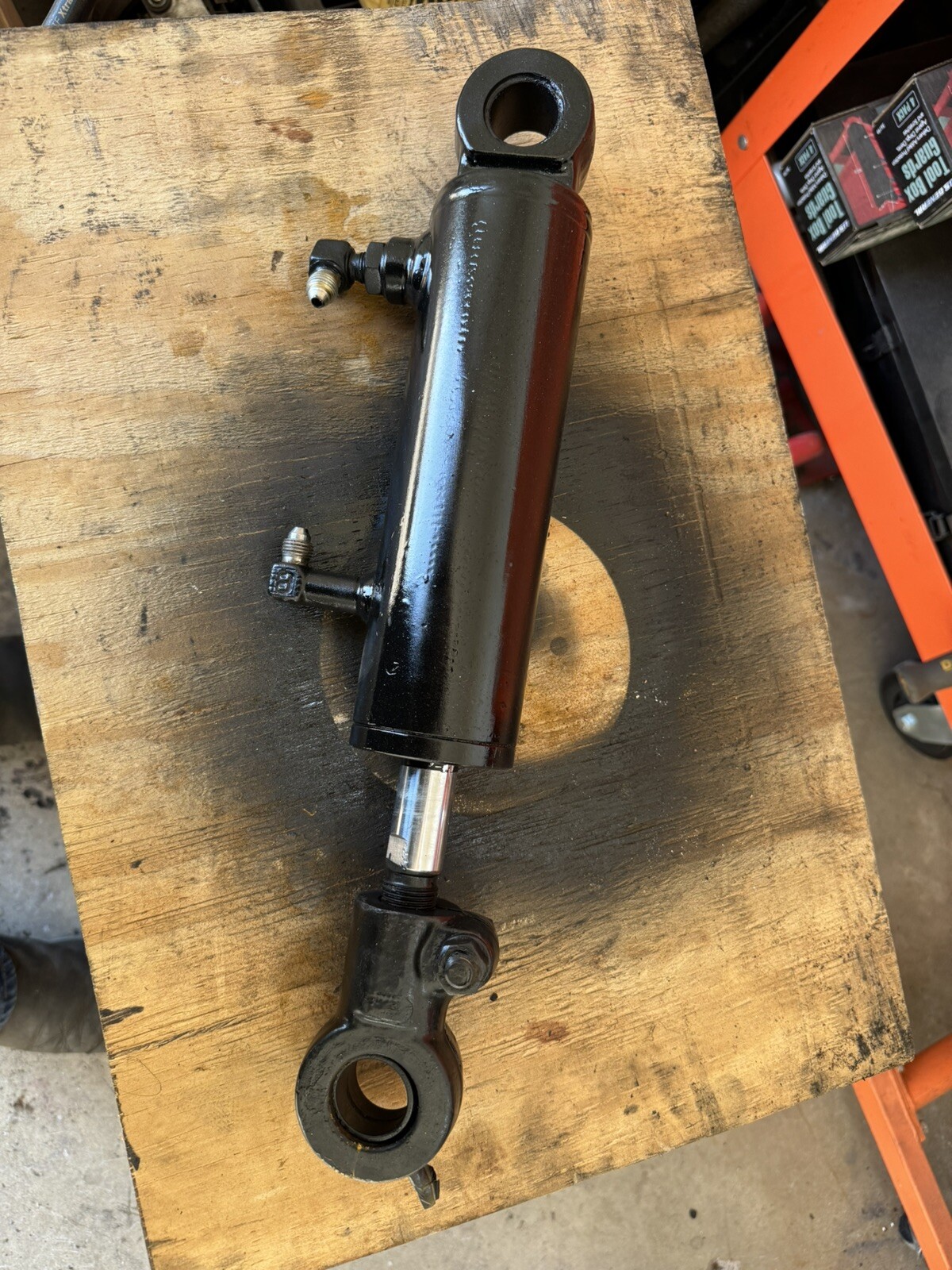 REMAN KOMATSU FORKLIFT TILT CYLINDER ASSEMBLY (37A-1AP-4021) REMAN KOMATSU FORKLIFT TILT CYLINDER ASSEMBLY (37A-1AP-4021)