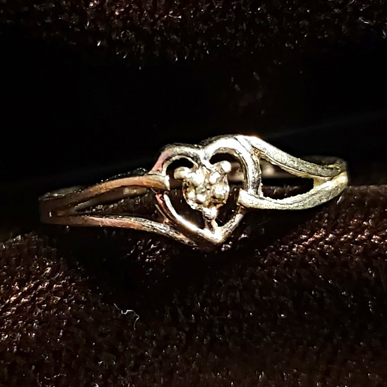 Vintage FTJ 10K White Gold Diamond Accent Interlocking Heart Promise Ring 1.3g Vintage FTJ 10K White Gold Diamond Accent Interlocking Heart Promise Ring 1.3g