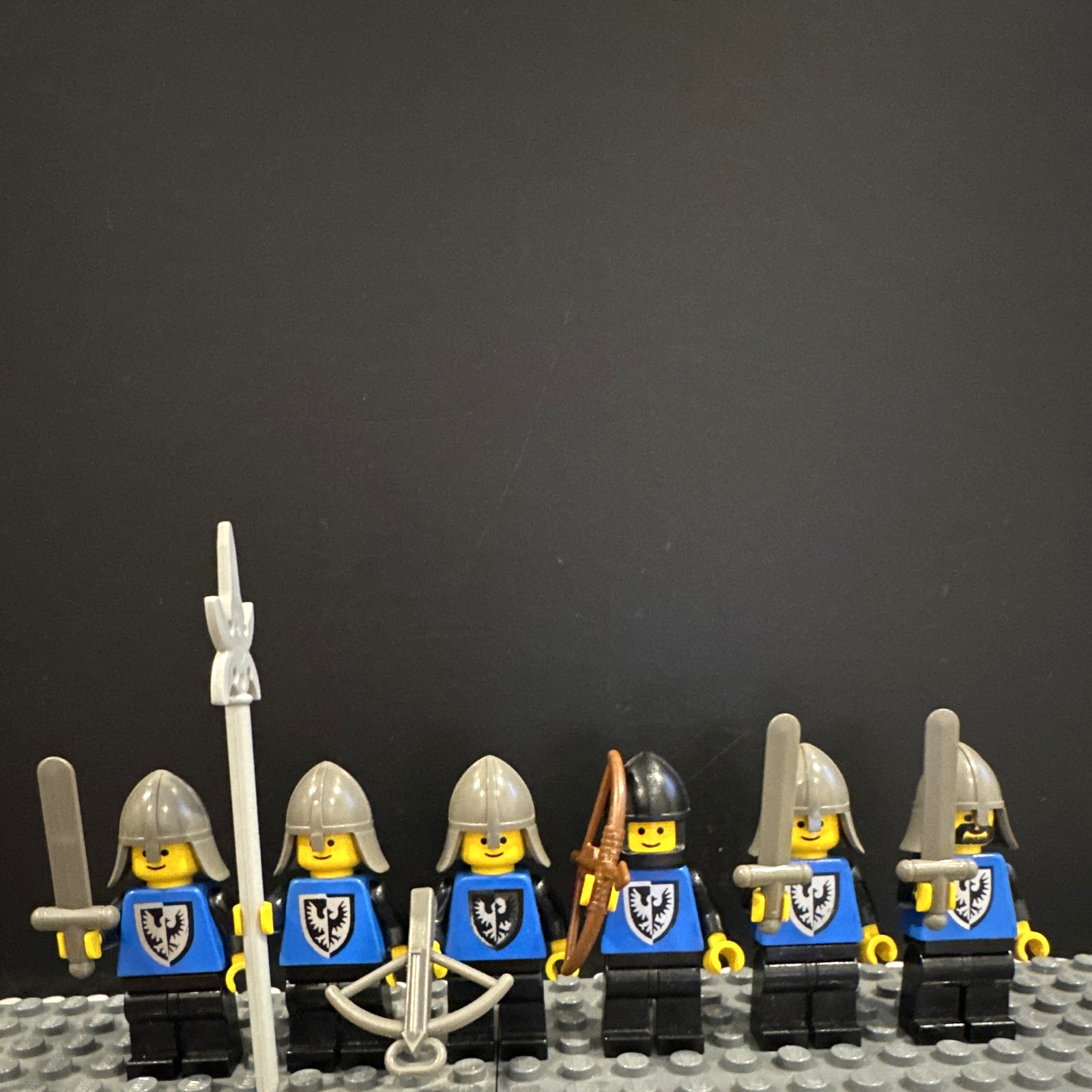 LEGO Minifigure Black Falcon knight lot of 6 Blue vintage cas101 cas254 1990s LEGO Minifigure Black Falcon knight lot of 6 Blue vintage cas101 cas254 1990s