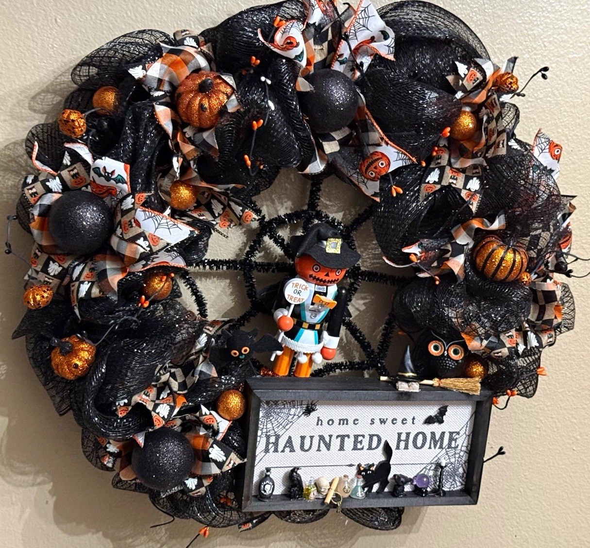 Pumpkin king nut crack Halloween Mesh Door Wreath Home Sweet Haunted Home 24” Pumpkin king nut crack Halloween Mesh Door Wreath Home Sweet Haunted Home 24”