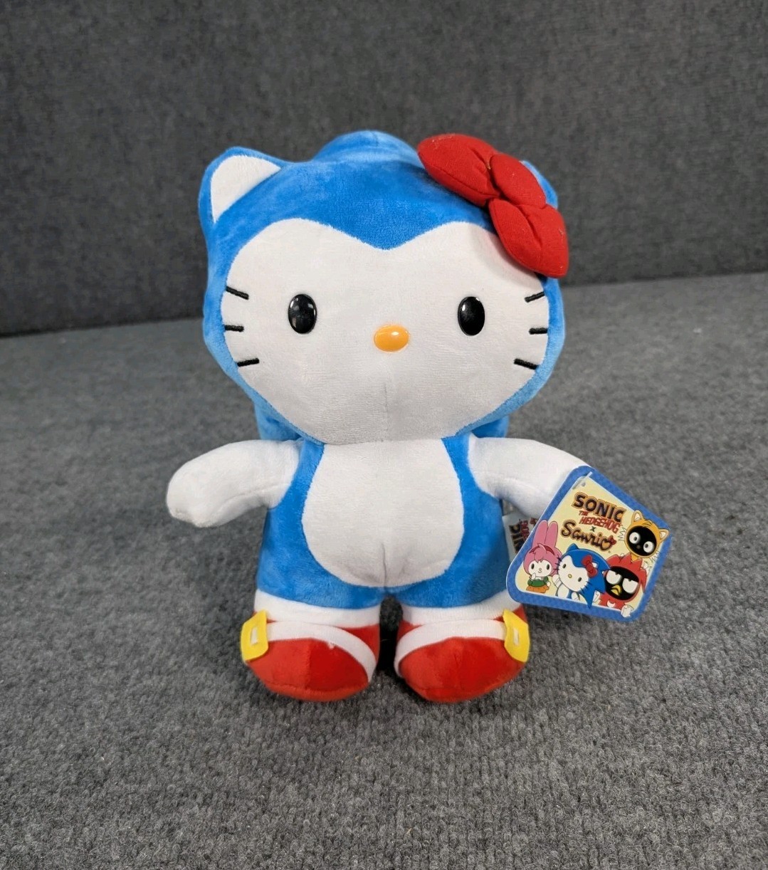Sanrio Hello Kitty x Sonic the Hedgehog Plush, Toynami 10 Inch Deluxe Plush SDCC Sanrio Hello Kitty x Sonic the Hedgehog Plush, Toynami 10 Inch Deluxe Plush SDCC