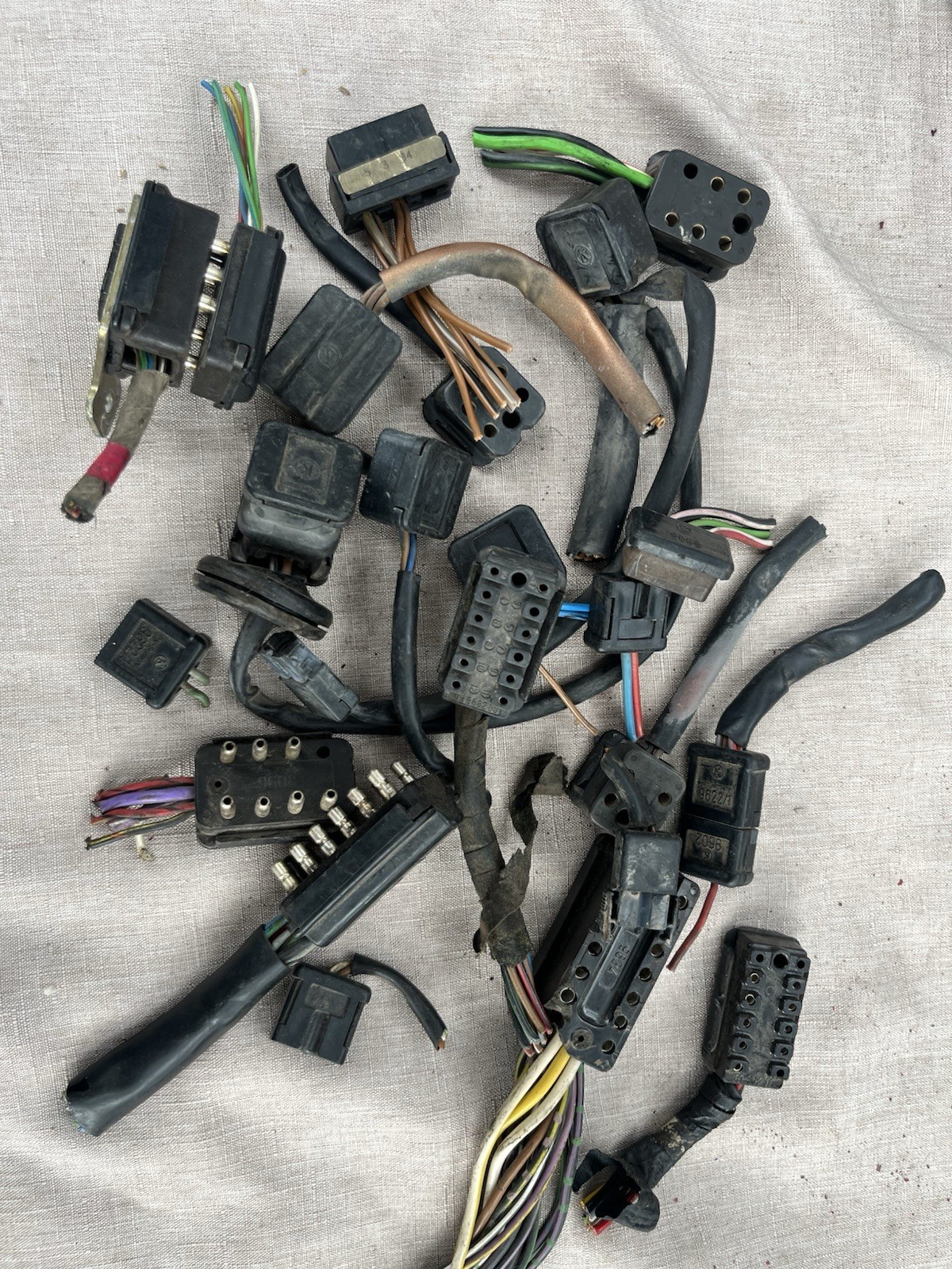 MERCEDES W107 W108 W110 W114 W123 W126 lot 20 Plugs Connectors mechanic special