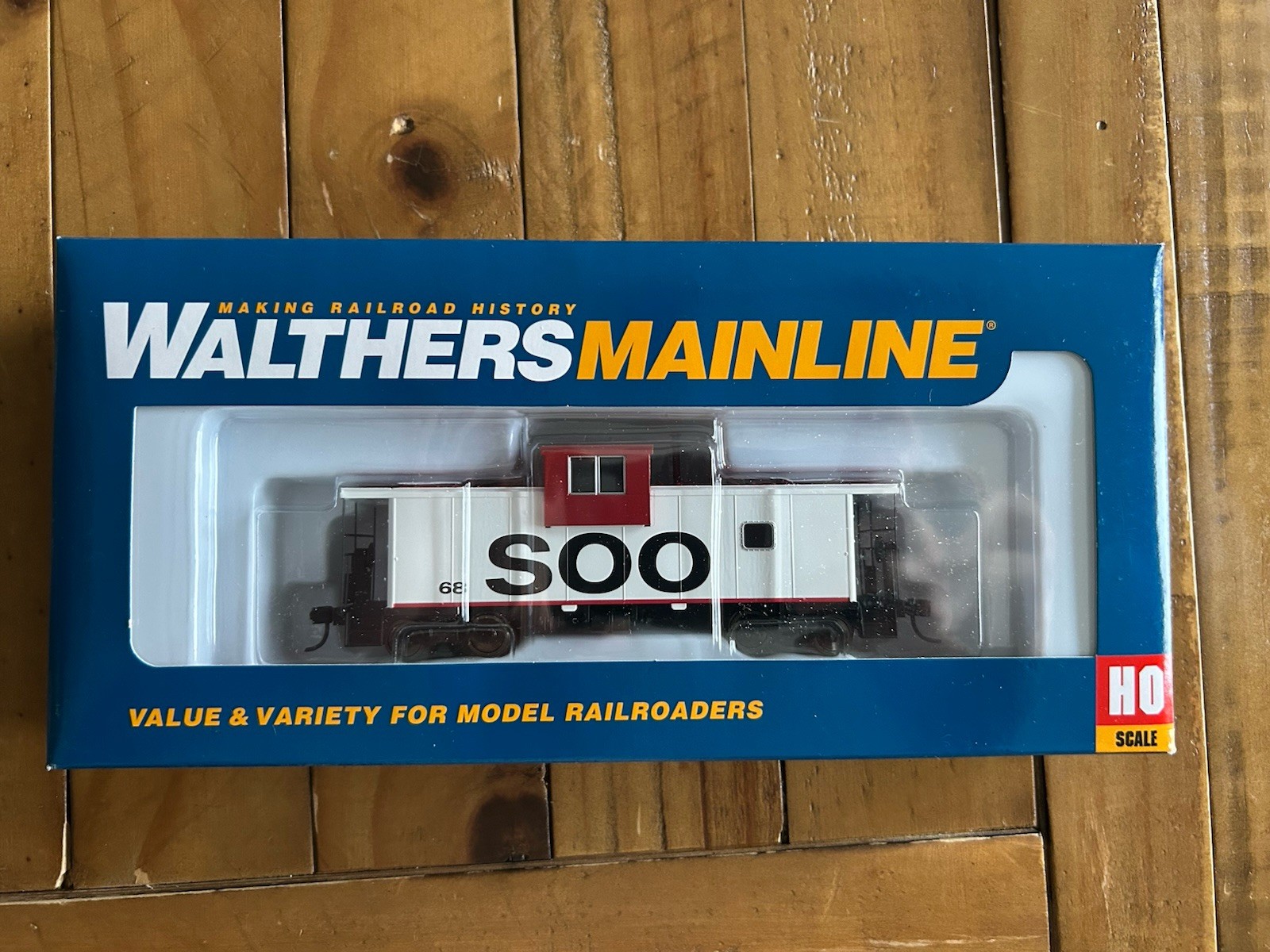 Walthers Mainline HO Scale SOO Line #68 International Wide Vision Caboose - New Walthers Mainline HO Scale SOO Line #68 International Wide Vision Caboose - New