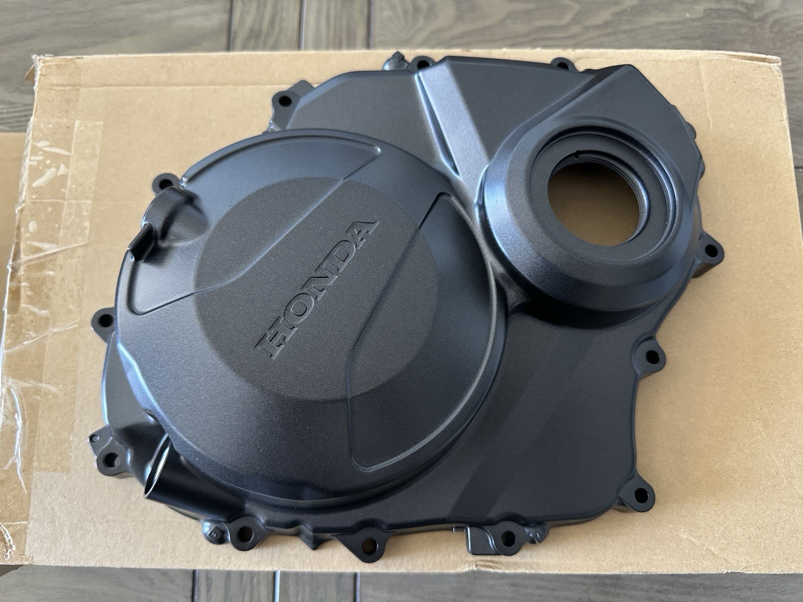 HONDA Genuine Right Crank Case Cover  Clutch Engine Side‎ 11330-MFJ-D00 ‎New