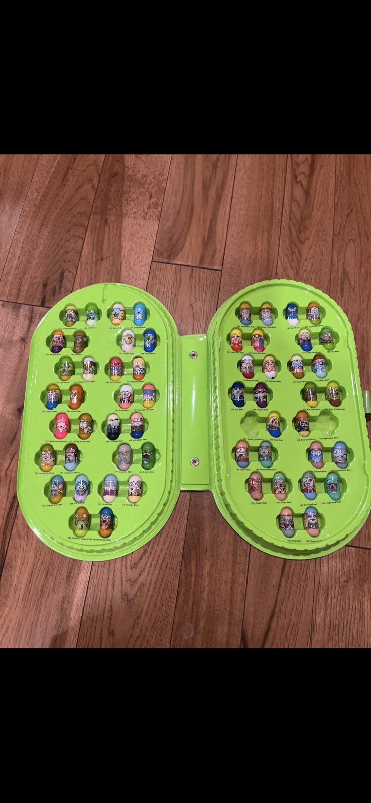 Mighty Beanz Almost Complete Set 2003 series 3 - w/ original collector\'s case