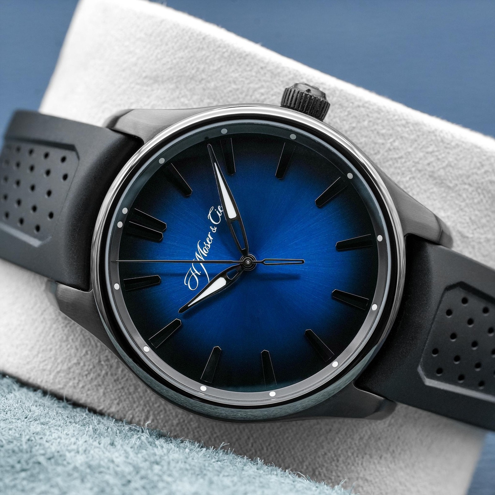 H. Moser & Cie Pioneer 3200-1205 Funky Blue Fume Dial 43mm Box 2021 Box & Papers