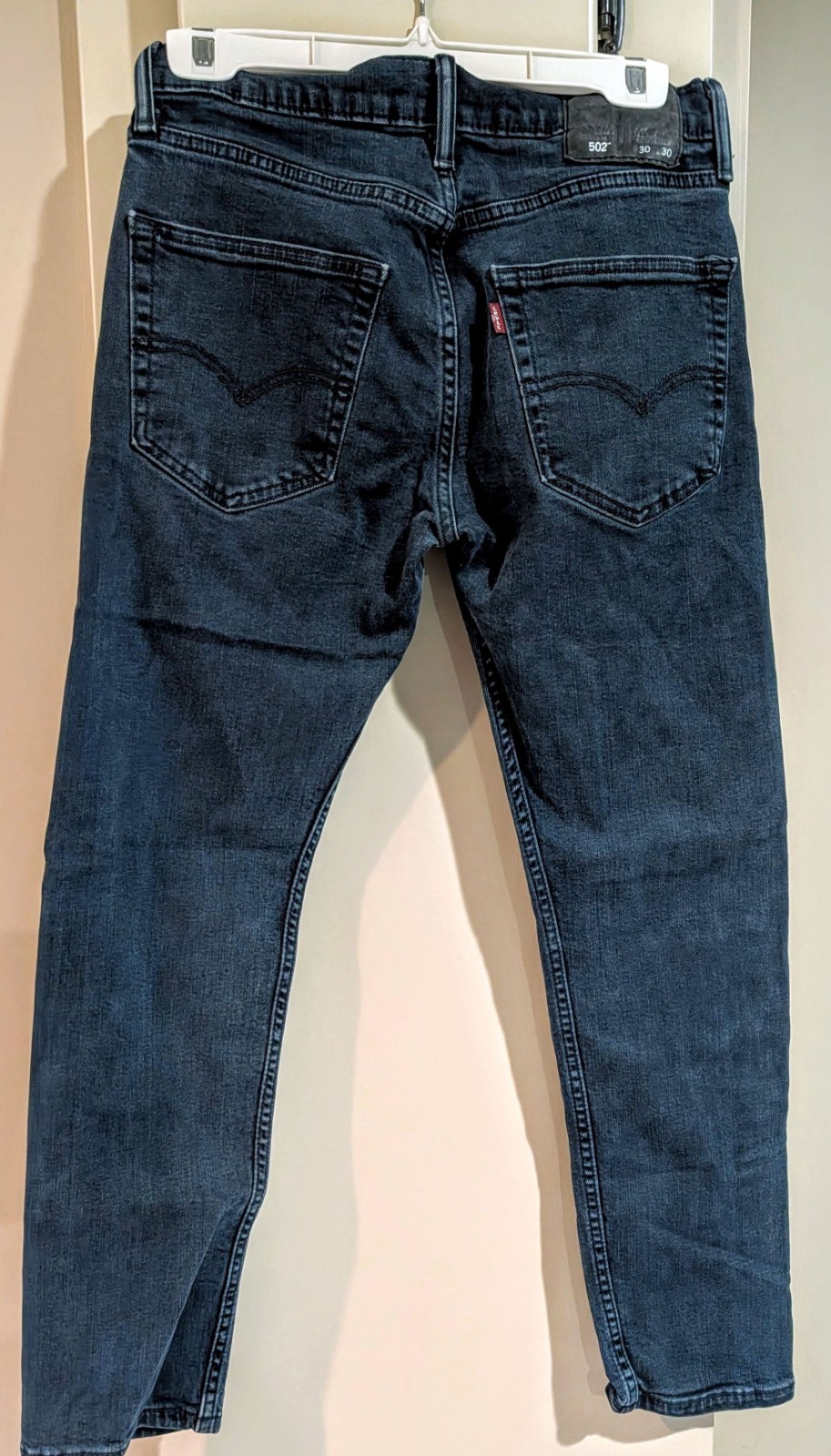 Levi\'s 502 Men\'s Dark Blue Denim Jeans Tapered Fit 5-Pocket Logo. Levi\'s 502 Men\'s Dark Blue Denim Jeans Tapered Fit 5-Pocket Logo.