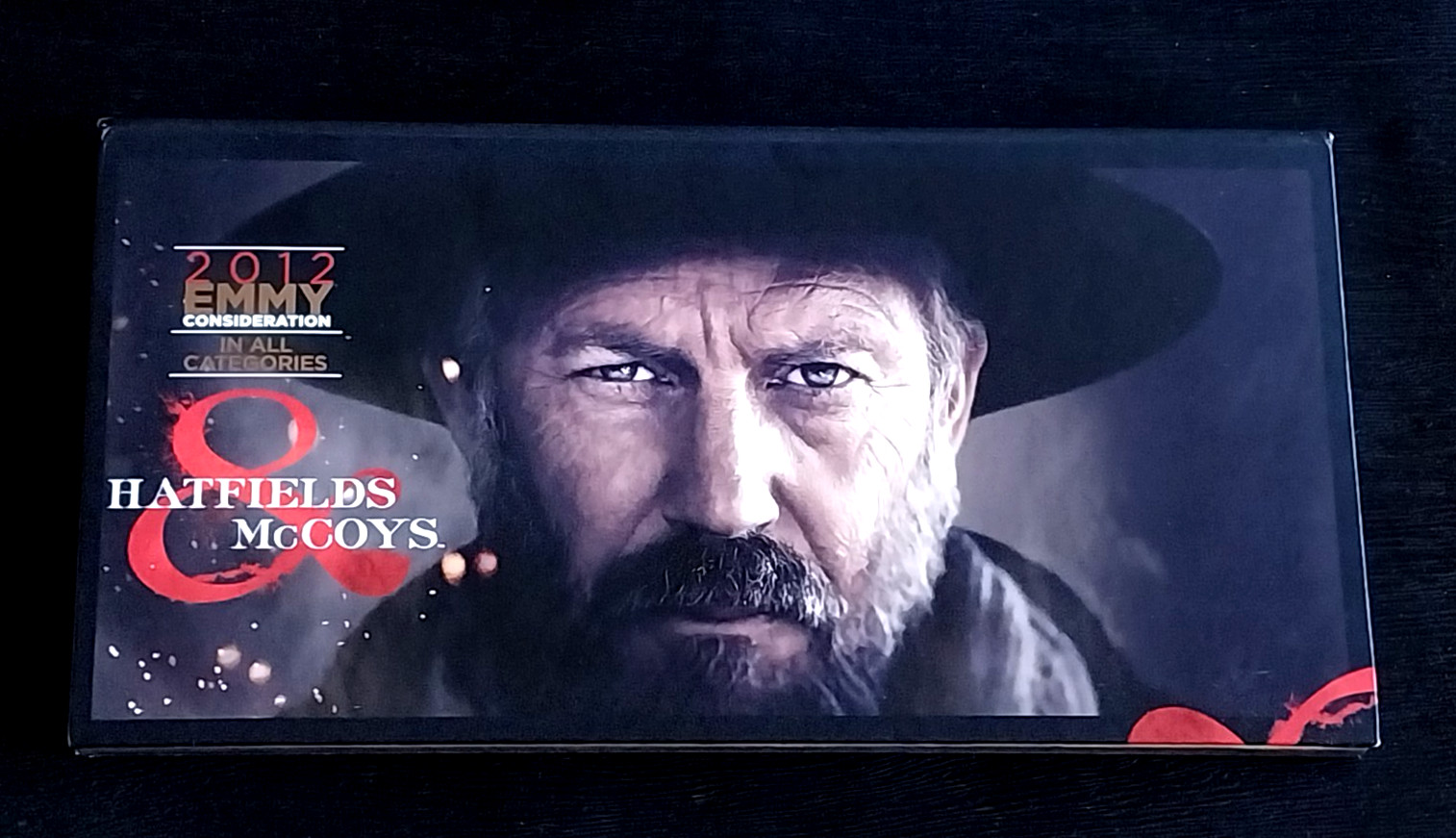 HATFIELDS & MCCOYS HISTORY CHANNEL COLLECTOR\'S 3 DVD SET W/CASE & BOOKLET NRMT HATFIELDS & MCCOYS HISTORY CHANNEL COLLECTOR\'S 3 DVD SET W/CASE & BOOKLET NRMT
