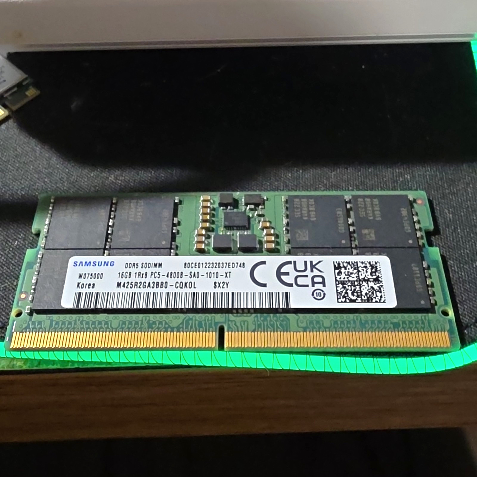 Samsung 16GB DDR5-4800 SO-DIMM 262-Pin Non-ECC Laptop RAM M425R2GA3BB0